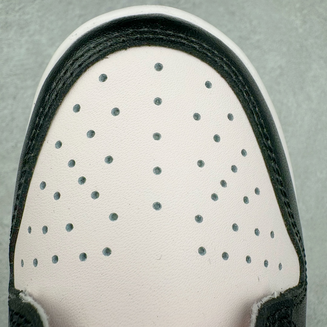 图片[18]-＃YC纯原 NK Dunk Low 雾野樱花 CW1590-100 定制系列天花板 无原鞋不开发 全系列得物原鞋一比一校对开发 配色持续更新中 终端对接 优势输出 全套原厂楦头原纸板数据档案倾力打造 原汁原味莞产 极致还原 圈内最强针车工艺 高端零售指定版 广东原厂配套原盒原标 鞋盒分三个尺码段 原厂冲刀 超高清洁度 全鞋零毛边皮料切割 采用原厂百宏鞋带以及原厂百宏织唛舌标 内标可供原厂几率过验 进口原装条纹中底布 四线拉帮白色点胶 原厂拉帮手法遵循公司 原厂电绣 极致还原 尺码：35.5 36 36.5 37.5 38 38.5 39 40-选品中心