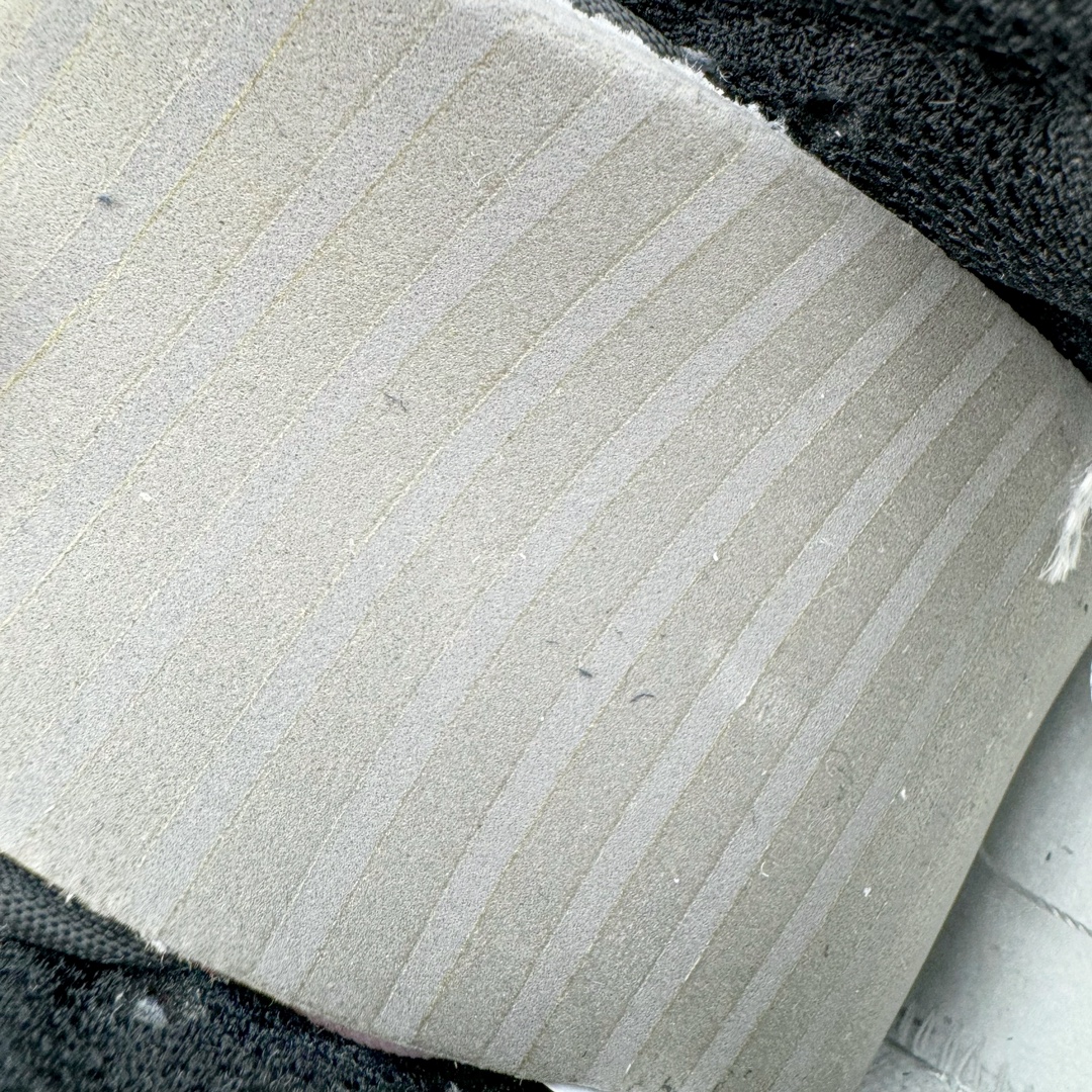 图片[10]-＃YC纯原 NK Dunk Low 雾野樱花 CW1590-100 定制系列天花板 无原鞋不开发 全系列得物原鞋一比一校对开发 配色持续更新中 终端对接 优势输出 全套原厂楦头原纸板数据档案倾力打造 原汁原味莞产 极致还原 圈内最强针车工艺 高端零售指定版 广东原厂配套原盒原标 鞋盒分三个尺码段 原厂冲刀 超高清洁度 全鞋零毛边皮料切割 采用原厂百宏鞋带以及原厂百宏织唛舌标 内标可供原厂几率过验 进口原装条纹中底布 四线拉帮白色点胶 原厂拉帮手法遵循公司 原厂电绣 极致还原 尺码：35.5 36 36.5 37.5 38 38.5 39 40-选品中心