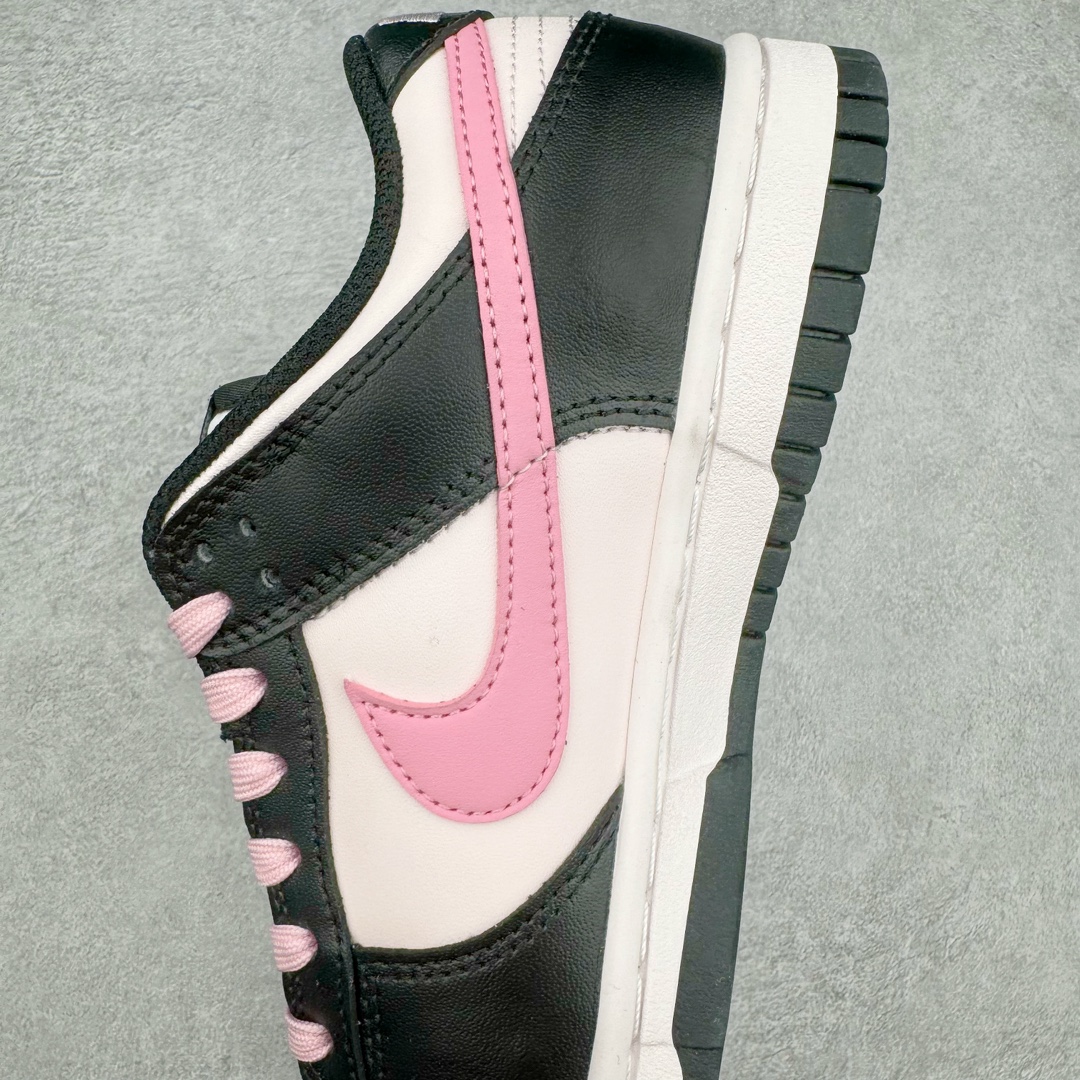 图片[7]-＃YC纯原 NK Dunk Low 雾野樱花 CW1590-100 定制系列天花板 无原鞋不开发 全系列得物原鞋一比一校对开发 配色持续更新中 终端对接 优势输出 全套原厂楦头原纸板数据档案倾力打造 原汁原味莞产 极致还原 圈内最强针车工艺 高端零售指定版 广东原厂配套原盒原标 鞋盒分三个尺码段 原厂冲刀 超高清洁度 全鞋零毛边皮料切割 采用原厂百宏鞋带以及原厂百宏织唛舌标 内标可供原厂几率过验 进口原装条纹中底布 四线拉帮白色点胶 原厂拉帮手法遵循公司 原厂电绣 极致还原 尺码：35.5 36 36.5 37.5 38 38.5 39 40-选品中心