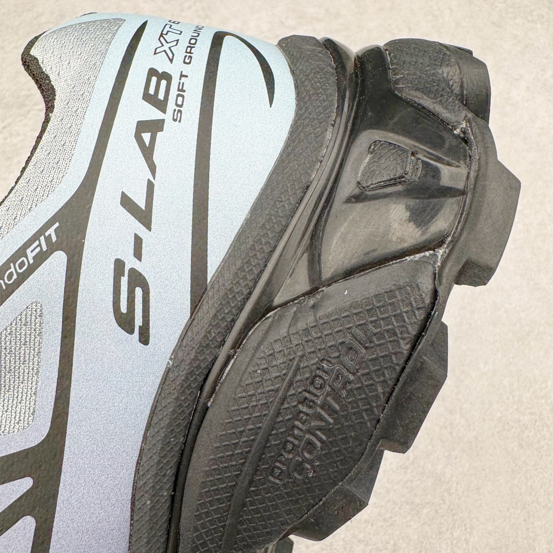 图片[12]-＃绿X/GX Salomon XT-6 萨洛蒙复古潮流户外机能登山跑鞋 纯原外贸平台特供订单 耗时半年巨作 全套原纸板楦头开发 原厂特供网布配套加持 确保原汁原味 完美呈现版型 原档数据独家私模五层组合大底 男女鞋同步官方开发至46.5 原装Ortholite轻量化鞋垫 中底布带钢印编号 原厂TPU锁扣 进口港宝加持 后跟自然饱满 还原公司包裹性 鞋面以“锯齿”状的包裹系统呈现 在基色底之下加入了各种色点缀 将公司的最新技术和时尚前卫的造型融入耐用的长跑款式中 鞋面由 TPU 薄膜制成 并焊接在高耐磨网眼上 使其既时尚又坚固 由 ACS底盘支撑 可增强稳定性和支撑力 以及由橡胶凸耳 Contragrip外底覆盖的 EVA 缓冲中底 旨在应对崎岖的地形 鞋舌上的彩色Salomon 标签、Quicklace 系统以及鞋头、鞋舌和鞋跟上的附加品牌使细节更加完美 让穿着者可以轻松驾驭户外与通勤下的任何运动生活场景 无缝鞋身户外随意纵横 颜值与脚感兼备 出街通勤 绝对非常吸睛 你值得拥有 尺码：36 36.5 37.5 38 38.5 39 40 40.5 41 42 42.5 43 44 44.5 45 46 46.5 注意：偏小1码-选品中心