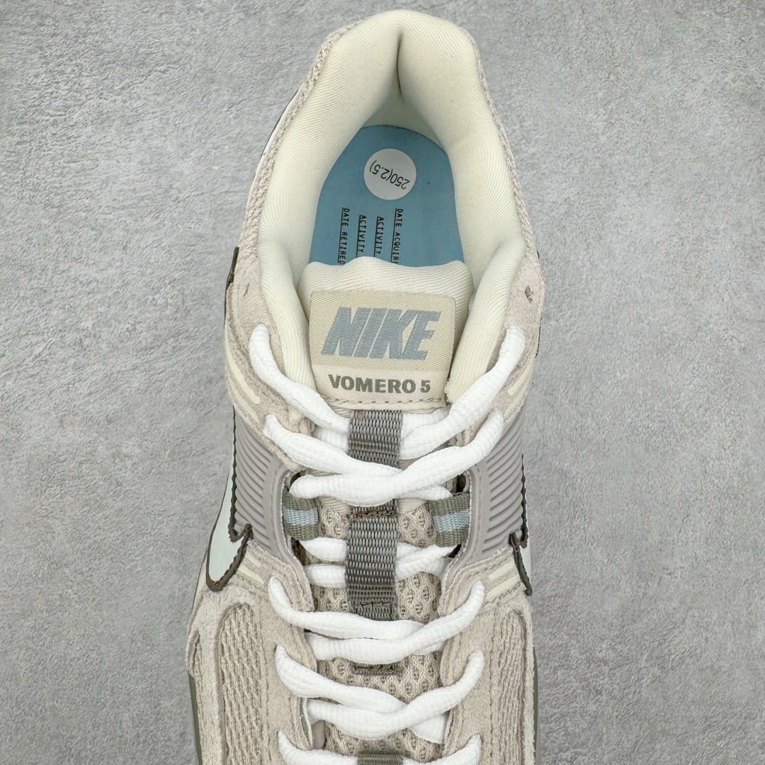 图片[5]-＃HP纯原 NK Air Zoom Vomero 5 经典复古潮流运动跑鞋 FZ3653-104 原装纸板楦头开发 独家私模八层组合大底 市场唯一正确版本 进口三文治网面 融蕴繁复设计风范和丰富层次感 缔造运动鞋佳选 助你轻松型出范 开辟独属于自己的路 鞋款采用多层设计 融入织物与合成材质 塑就本季出众鞋款 合成材质与织物组合鞋面 经久耐穿 后跟网眼拼接和透气孔设计 轻盈透气Zoom Air缓震配置提供出色回弹缓震性能 实现快速离地的出众脚感 巧糅科技感和低调设计 为鞋款注入反光细节 令你迈步间尽显闪耀魅力 结合中性色调 让你驾驭不同穿搭 打造非凡造型 尺码：36 36.5 37.5 38 38.5 39 40 40.5 41 42 42.5 43 44 44.5 45 46-选品中心