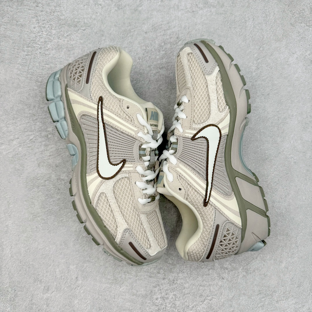 图片[3]-＃HP纯原 NK Air Zoom Vomero 5 经典复古潮流运动跑鞋 FZ3653-104 原装纸板楦头开发 独家私模八层组合大底 市场唯一正确版本 进口三文治网面 融蕴繁复设计风范和丰富层次感 缔造运动鞋佳选 助你轻松型出范 开辟独属于自己的路 鞋款采用多层设计 融入织物与合成材质 塑就本季出众鞋款 合成材质与织物组合鞋面 经久耐穿 后跟网眼拼接和透气孔设计 轻盈透气Zoom Air缓震配置提供出色回弹缓震性能 实现快速离地的出众脚感 巧糅科技感和低调设计 为鞋款注入反光细节 令你迈步间尽显闪耀魅力 结合中性色调 让你驾驭不同穿搭 打造非凡造型 尺码：36 36.5 37.5 38 38.5 39 40 40.5 41 42 42.5 43 44 44.5 45 46-选品中心