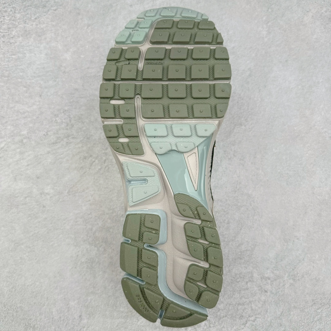 图片[9]-＃HP纯原 NK Air Zoom Vomero 5 经典复古潮流运动跑鞋 FZ3653-104 原装纸板楦头开发 独家私模八层组合大底 市场唯一正确版本 进口三文治网面 融蕴繁复设计风范和丰富层次感 缔造运动鞋佳选 助你轻松型出范 开辟独属于自己的路 鞋款采用多层设计 融入织物与合成材质 塑就本季出众鞋款 合成材质与织物组合鞋面 经久耐穿 后跟网眼拼接和透气孔设计 轻盈透气Zoom Air缓震配置提供出色回弹缓震性能 实现快速离地的出众脚感 巧糅科技感和低调设计 为鞋款注入反光细节 令你迈步间尽显闪耀魅力 结合中性色调 让你驾驭不同穿搭 打造非凡造型 尺码：36 36.5 37.5 38 38.5 39 40 40.5 41 42 42.5 43 44 44.5 45 46-选品中心