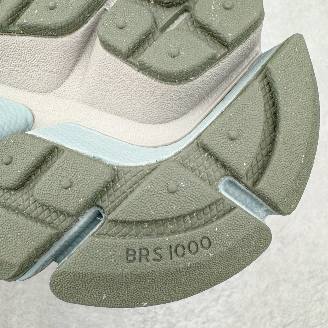 图片[22]-＃HP纯原 NK Air Zoom Vomero 5 经典复古潮流运动跑鞋 FZ3653-104 原装纸板楦头开发 独家私模八层组合大底 市场唯一正确版本 进口三文治网面 融蕴繁复设计风范和丰富层次感 缔造运动鞋佳选 助你轻松型出范 开辟独属于自己的路 鞋款采用多层设计 融入织物与合成材质 塑就本季出众鞋款 合成材质与织物组合鞋面 经久耐穿 后跟网眼拼接和透气孔设计 轻盈透气Zoom Air缓震配置提供出色回弹缓震性能 实现快速离地的出众脚感 巧糅科技感和低调设计 为鞋款注入反光细节 令你迈步间尽显闪耀魅力 结合中性色调 让你驾驭不同穿搭 打造非凡造型 尺码：36 36.5 37.5 38 38.5 39 40 40.5 41 42 42.5 43 44 44.5 45 46-选品中心