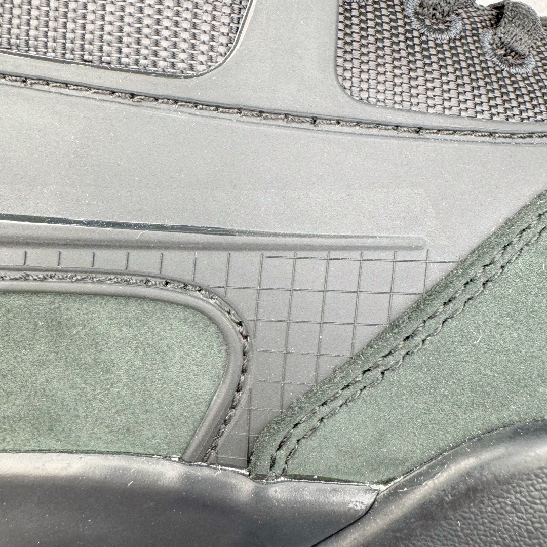 图片[16]-＃Lw纯原 Air Jordan AJ4 RM 重制版低帮复古篮球鞋 FQ7939-004 采用了低帮的设计 并保留了众多AJ4的经典元素 鞋身以皮革、麂皮材质拼接打造 AJ4经典的TPU材质延伸至后跟 增强鞋款稳定性 而鞋身侧面的网格设计则被取消 尾部的NIKE AIR标志也得到保留 并同时带有飞人logo 中底部分同样搭载了可视AIR气垫 鞋底采用米白色中底和外底呈现 为整个设计收尾 尺码：36 36.5 37.5 38 38.5 39 40 40.5 41 42 42.5 43 44 44.5 45 46 47.5-选品中心