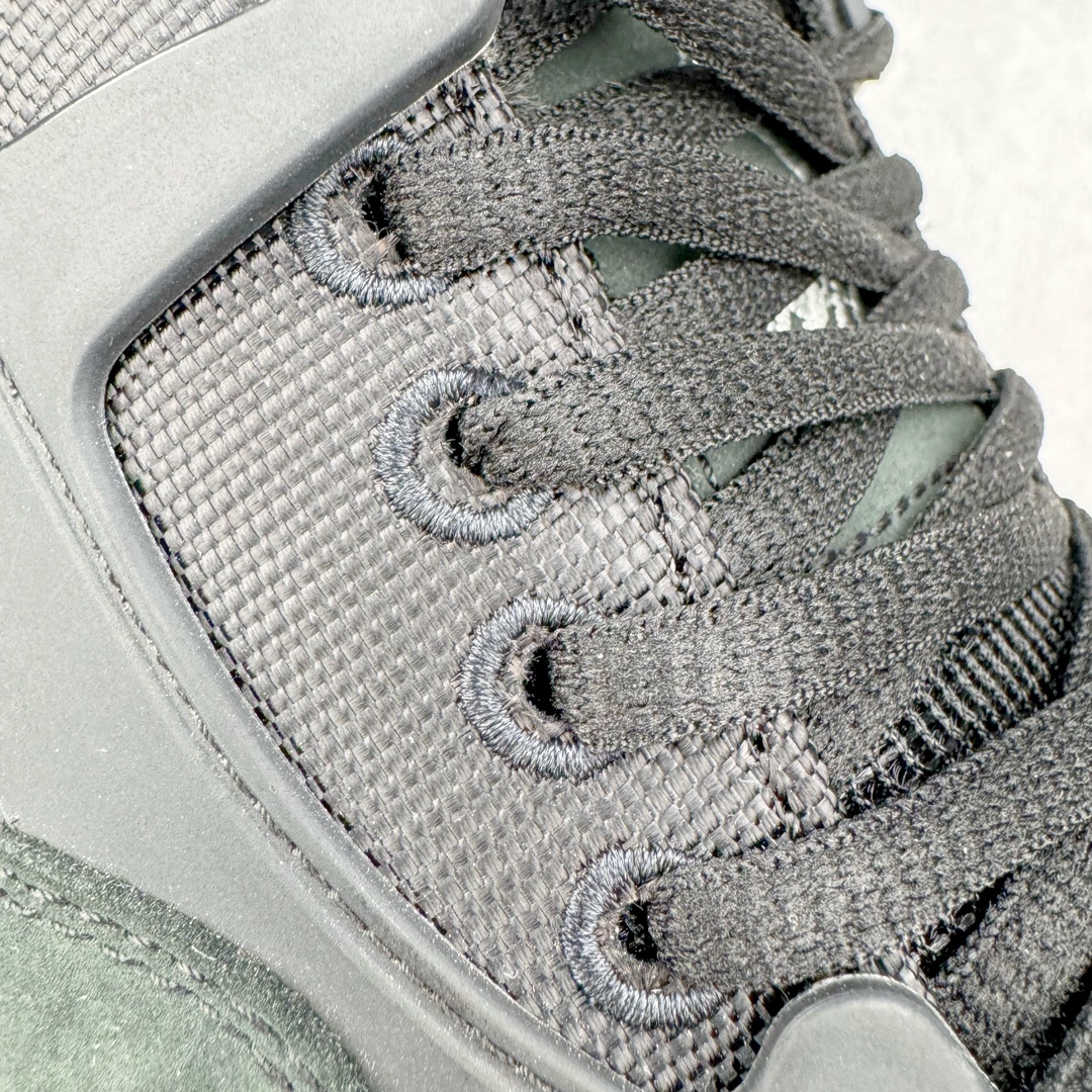 图片[11]-＃Lw纯原 Air Jordan AJ4 RM 重制版低帮复古篮球鞋 FQ7939-004 采用了低帮的设计 并保留了众多AJ4的经典元素 鞋身以皮革、麂皮材质拼接打造 AJ4经典的TPU材质延伸至后跟 增强鞋款稳定性 而鞋身侧面的网格设计则被取消 尾部的NIKE AIR标志也得到保留 并同时带有飞人logo 中底部分同样搭载了可视AIR气垫 鞋底采用米白色中底和外底呈现 为整个设计收尾 尺码：36 36.5 37.5 38 38.5 39 40 40.5 41 42 42.5 43 44 44.5 45 46 47.5-选品中心