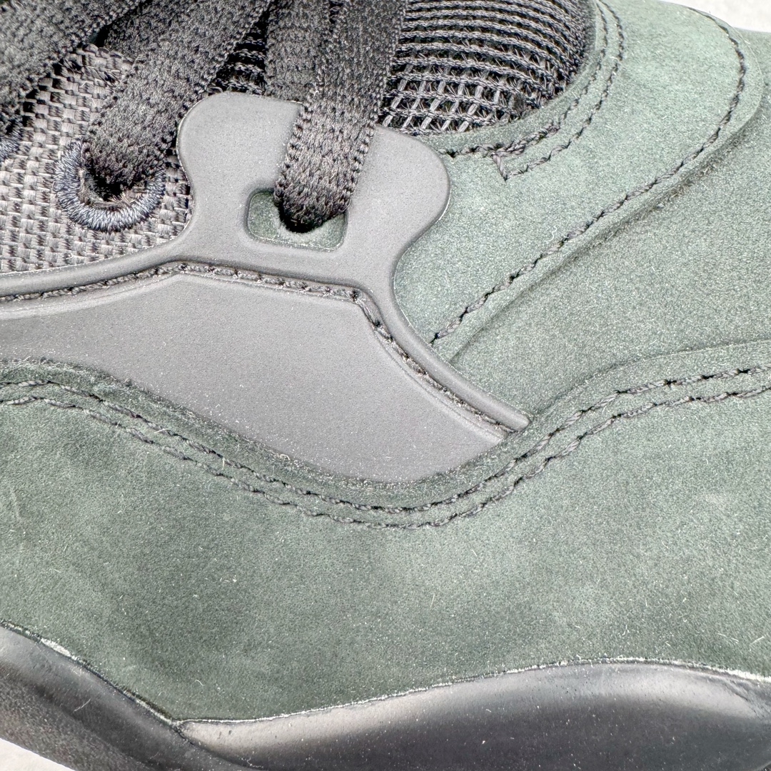 图片[17]-＃Lw纯原 Air Jordan AJ4 RM 重制版低帮复古篮球鞋 FQ7939-004 采用了低帮的设计 并保留了众多AJ4的经典元素 鞋身以皮革、麂皮材质拼接打造 AJ4经典的TPU材质延伸至后跟 增强鞋款稳定性 而鞋身侧面的网格设计则被取消 尾部的NIKE AIR标志也得到保留 并同时带有飞人logo 中底部分同样搭载了可视AIR气垫 鞋底采用米白色中底和外底呈现 为整个设计收尾 尺码：36 36.5 37.5 38 38.5 39 40 40.5 41 42 42.5 43 44 44.5 45 46 47.5-选品中心