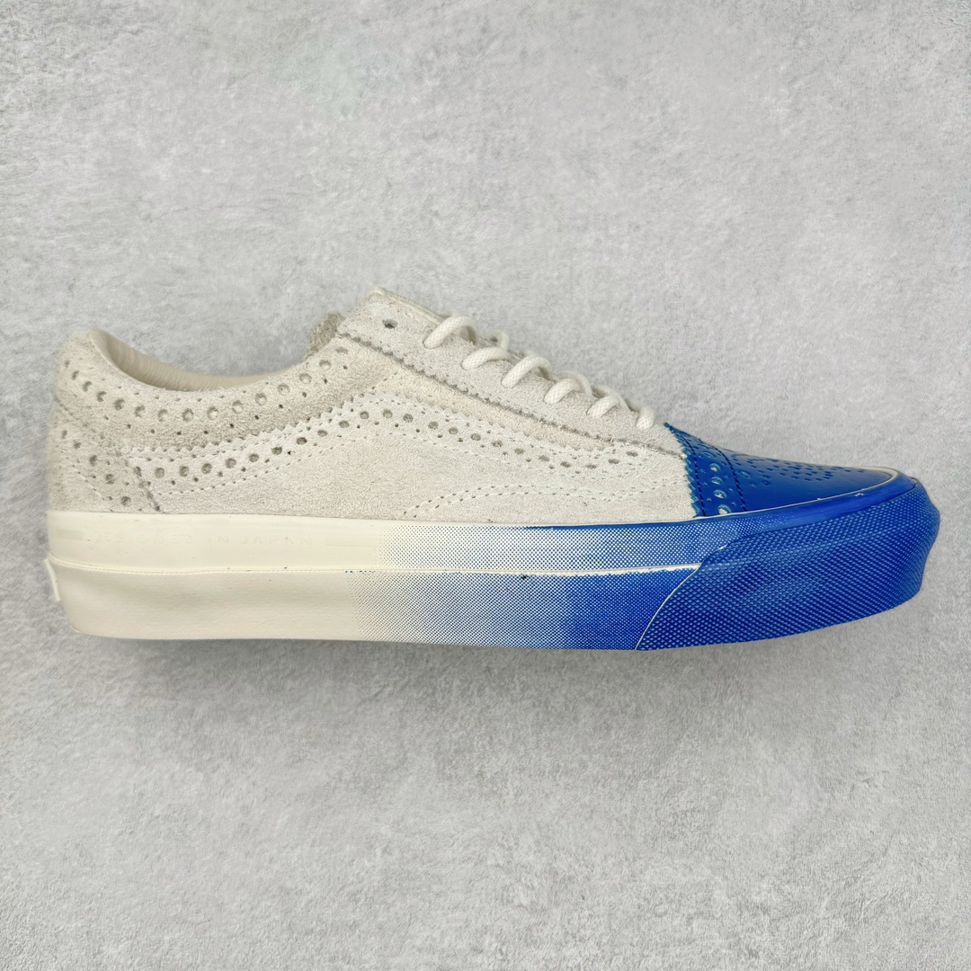 Vans Tokyo Design Collective 秋季限量 Vans TDC 系列新品 布洛克 Vans 细节满满！灵感来自于正装Wingtip工艺配合涂蜡圆形鞋带 还有亮眼的Toe dipping一双把学院风正装和街头完美结合！ 货号：VN000S66CDA 货号：VN000S666CB 尺码：35 36.5 37 38 38.5 39 40 40.5 41 42 42.5 43 44-选品中心