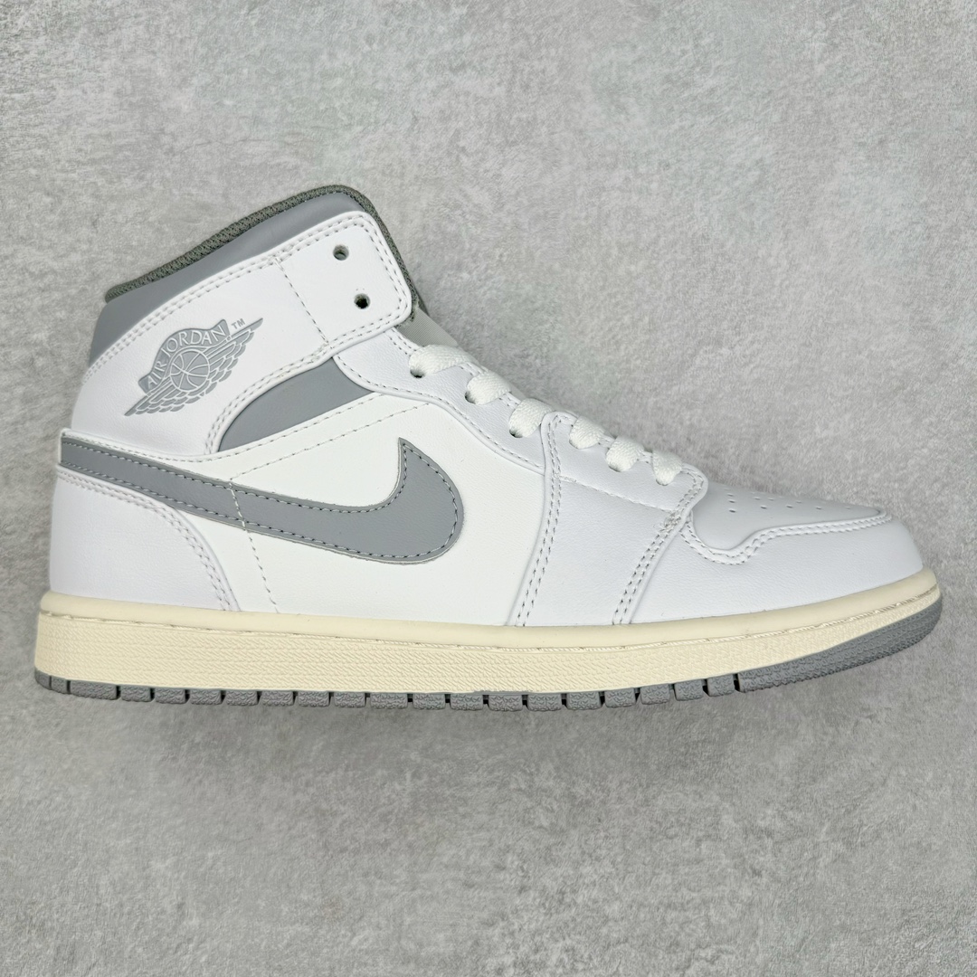 ＃yh福利特价 Air Jordan AJ1 Mid 中帮系列 原厂内置全掌气垫 A模大底 头层小牛皮 鞋舌AJ原厂专用牛津布+AJ专用反口珍珠布+原厂无杂质高弹内里海棉 特殊封边弹力鞋带 头层牛皮 原鞋开模 拒绝公底 购置公司同步原材料 都有细节还原95% 原汁原味 忠于原版 尺码：36 36.5 37.5 38 38.5 39 40 40.5 41 42 42.5 43 44 44.5 45 46-选品中心