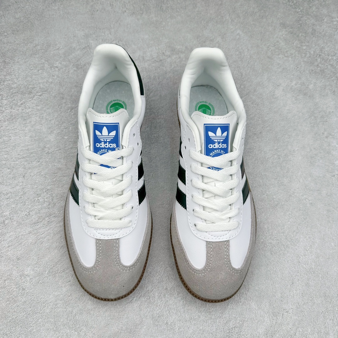 图片[2]-＃福利特价 AD Original Samba OG 复古经典轻便板鞋 这款桑巴鞋展示了高质量的工艺 带有装饰的超锁缝制和无缝的手感 柔软、柔软的皮革造型和标志性的3条纹完成了精致的外观 正规合身鞋带 鞋面上有绒面鞋垫 橡胶鞋底 享受正畸套筒软感 自50年代首次亮相以来就一直在赢得粉丝的青睐 尺码：36 36.5 37 38 38.5 39 40 40.5 41 42 42.5 43 44 44.5 45-选品中心