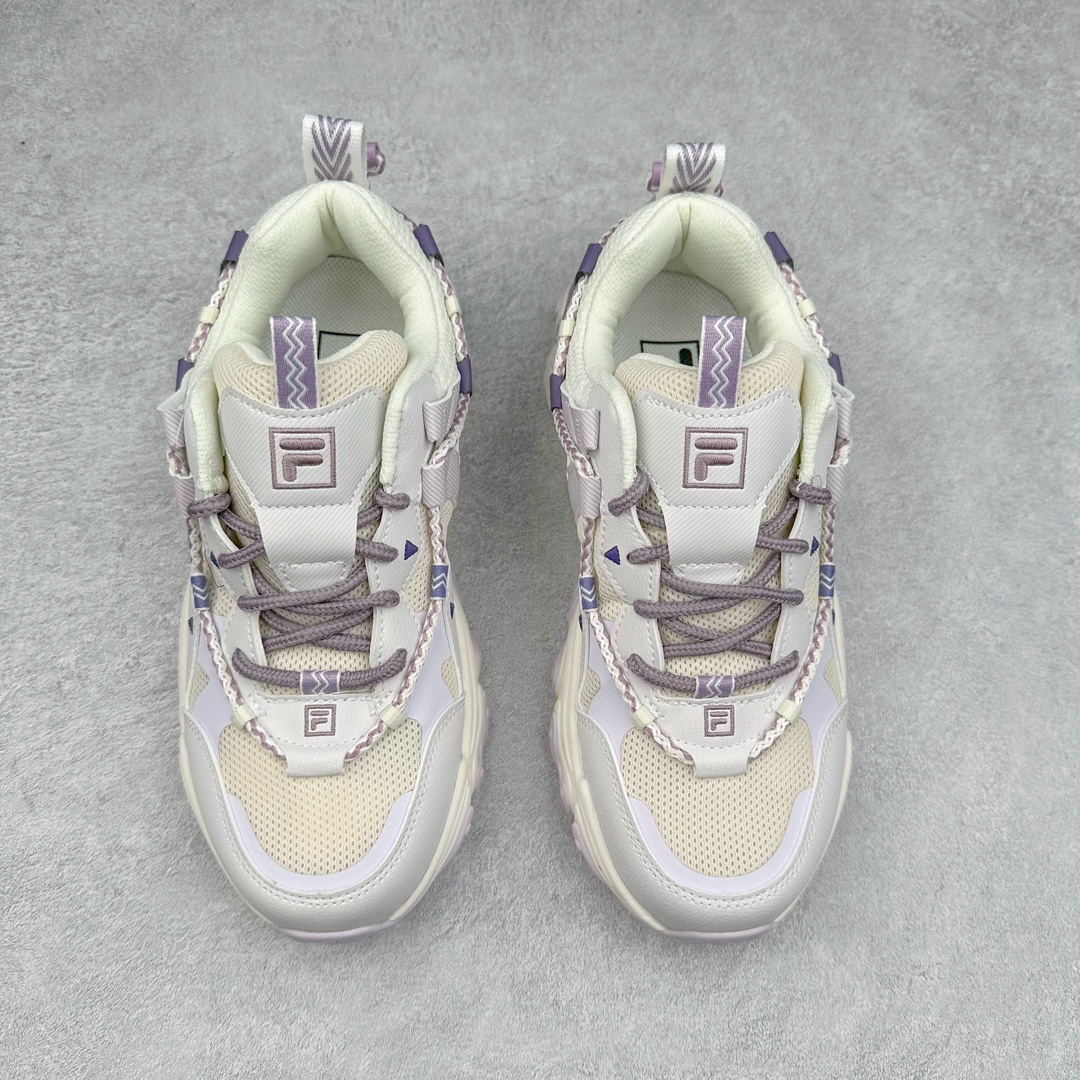 图片[2]-FILA FUSION Fluid 斐乐摩登潮牌防滑耐磨轻便运动鞋 FUSION 系列传承了 FILA 的百年基因，融入年轻运动及潮流文化，成为引领变革、创新突破的一代。以“1+N” 的跨界合作模式重现经典的同时创造经典。带来最出其不意的跨界合作惊喜。同时，FILAFUSION把FILA 的 DNA 融入到定制体验里，你可以随心制造厲于你的产品。FILA FUSION 的鞋家族涵盖了老爹鞋、跑步鞋、网球鞋、季节款。风格复古新潮，满足了时尚人士出行及各类运动的搭配需求，成为当下年轻人筷拥的鞋类品牌之一。FILA FUSION 走进年轻人的世界，通过年轻人运动，街舞，滑板，篮球，展现 FILA FUSION 的潮流态度和年轻文化。FILA FUSION 认为末来属于引领变革、创新突破的年轻一代，让我们一起构成 FILA 未来的蓝图吧！尺码：35.5 36 36.5 37.5 38 38.5 39 40 40.5 41 42 42.5 43 44 44.5 45 45.5-选品中心