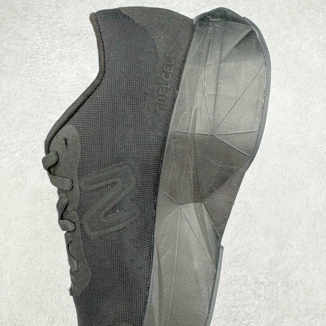图片[7]-＃C版 NEW BALANCE Rebel FuelCell Rebel V4 SuperComp Elite 精英版内置碳板 舒适时尚织物减震耐磨低帮马拉松轻量化跑步鞋 NB新百伦于 2019 年夏天首次发布了 Rebel 在制鞋业仍在向强调能量回报的弹力泡沫转变的时候 Rebel 确实是一个叛逆者 快进到 2024 年 Rebel v4 承诺通过重新配制的中底化合物和更高的堆叠高度提供更轻、更有弹性的跑步体验 就像New Balance SC Elite v4一样 Rebel v4 提供了完全重新设计的中底化合物 最新的混合物将 New Balance 专有的 FuelCell 泡沫（TPU 和 EVA 的混合物）与 PEBA 泡沫相结合 带来更弹跳的跑步体验 PEBA是一种超轻 高性能的泡沫 通常出现在镀碳超级鞋中 New Balance Rebel v4、ASICS Novablast 4和Brooks Hyperion Max都是精力充沛的无电镀运动鞋 在速度锻炼和快节奏中大放异彩 这三款鞋都依靠它们的中底泡沫和轻微的摇杆形状来创造一种向前滚动的感觉 而且虽然这些鞋子在堆叠高度和重量方面各不相同 但它们提供了相似的软硬比例 有足够的流行力来加快步伐 尺码：36 37 37.5 38 38.5 39.5 40 40.5 41.5 42 42.5 43 44 45-选品中心