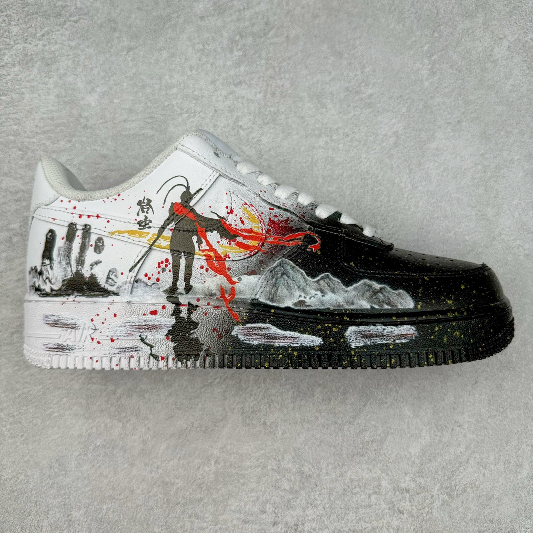 NK Air Force 1´07 Low 空军一号低帮百搭休闲运动板鞋 CW1888-111 柔软、弹性十足的缓震性能和出色的中底设计 横跨复古与现代的外型结合 造就出风靡全球 三十多年的Force 1 直到今天还深受青睐 尺码：36 36.5 37.5 38 38.5 39 40 40.5 41 42 42.5 43 44 44.5 45-选品中心