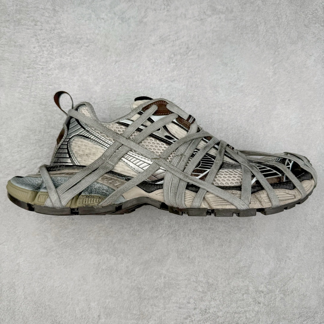 ＃纯原 BALENCIAGA 3XL Sneakers 巴黎世家十代网布系带低帮走秀复古老爹鞋 全套原纸板楦头开发 最原汁原味的灵魂版型 全鞋荧光划线卡点 胶水把控整洁度追求极致完美 每一双都是工艺品 多重QC质检 超越公司货的品控标准 实实在在的免检产品 原盒原配 正确字体电绣 粗细、位置、大小正确 侧边TPU 透气孔匹配意产原版 正确分离大底 TPU软底 原版一致大底LOGO 立体感十足 原厂皮料水洗做旧 采购原厂网纱 不含皮革 网布材料和聚氨酯 磨损效果 鞋头边缘和后帮 Balenciaga 徽标 鞋面和后跟凸印尺码 鞋舌 3XL 橡胶品牌标识和反光细节 鞋帮拉袢和鞋舌拉祥 配反光细节 备用鞋带在鞋履前侧 可在穿着前取下 便于不同造型搭配 偏大一码 尺码：35 36 37 38 39 40 41 42 43 44 45 46-选品中心
