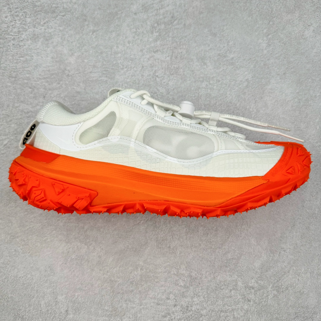 ＃AW纯原 NK ACG Mountain Fly 2 SE 复古潮流户外登山鞋防水慢跑鞋 DV7903-100 全新来袭 该款沿袭前代高帮版型的设计传统 轻盈鞋面结合灵巧的脚踝包裹设计 为双足打造出一体化的舒适脚感 助力轻松畅行 中底融入柔软的React泡棉与Vaporfiy 科技 让你在岩石小径徒步时也像行走在都市般轻松舒适 粘性橡胶大底铸就了攀岩级别的出众抓地力 助你从容面对各种环境挑战 尺码：36 36.5 37.5 38 38.5 39 40 40.5 41 42 42.5 43 44 44.5 45 46-选品中心