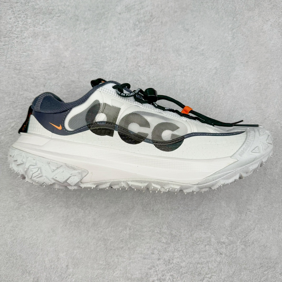 ＃AW纯原 NK ACG Mountain Fly 2 SE 复古潮流户外登山鞋防水慢跑鞋 DV7903-001 全新来袭 该款沿袭前代高帮版型的设计传统 轻盈鞋面结合灵巧的脚踝包裹设计 为双足打造出一体化的舒适脚感 助力轻松畅行 中底融入柔软的React泡棉与Vaporfiy 科技 让你在岩石小径徒步时也像行走在都市般轻松舒适 粘性橡胶大底铸就了攀岩级别的出众抓地力 助你从容面对各种环境挑战 尺码：36 36.5 37.5 38 38.5 39 40 40.5 41 42 42.5 43 44 44.5 45 46-选品中心