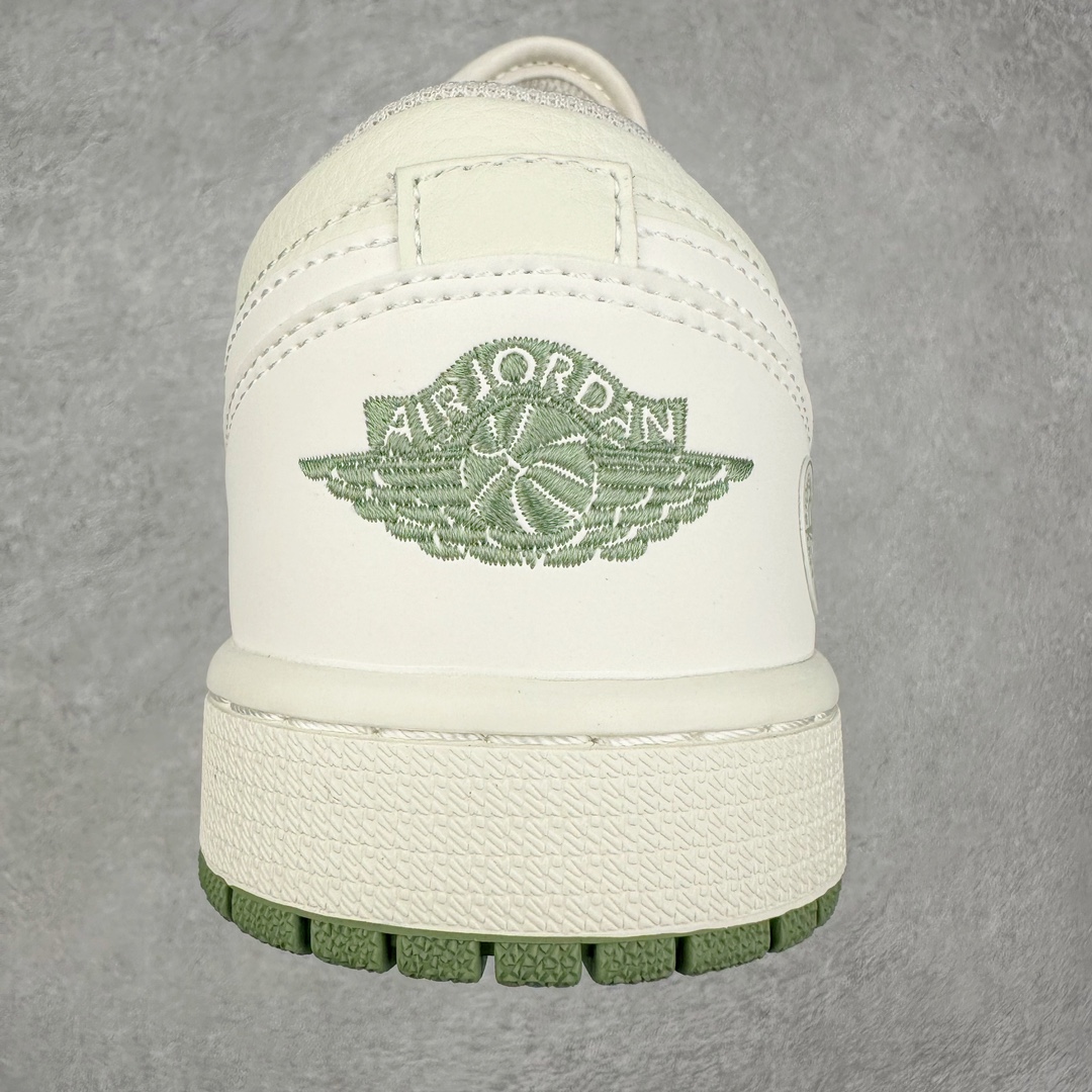 图片[8]-Air Jordan AJ1 Low 低帮系列定制配色 DC2024-029 原厂内置气垫魔块 A模大底 头层小牛皮 鞋舌AJ原厂专用牛津布+AJ专用反口珍珠布+原厂无杂质高弹内里海棉+特殊封边弹力鞋带 尺码：36 36.5 37.5 38 38.5 39 40 40.5 41 42 42.5 43 44 44.5 45 46-选品中心