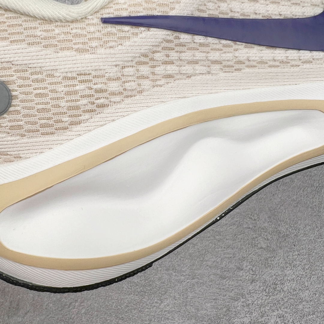 图片[18]-＃TG纯原 NK Journey Run 旅程慢跑系列低帮轻质缓震休闲运动公路跑步鞋 FJ7765-106 采用科技织法轻盈织物合成鞋面材质 搭载柔软厚实ComfiRide 泡绵缓震组合外置防滑耐磨橡胶底片 穿上 Journey Run 公路跑步鞋 尽情畅跑 享受每一步的风景 搭载柔软厚实的 ComfiRide 泡绵缓震配置 助你征服充满挑战的路面 大步流星 微笑前行 该鞋款舒适非凡 让你爱不释脚 尺码：35.5 36 36.5 37.5 38 38.5 39 40 40.5 41 42 42.5 43 44 44.5 45-选品中心