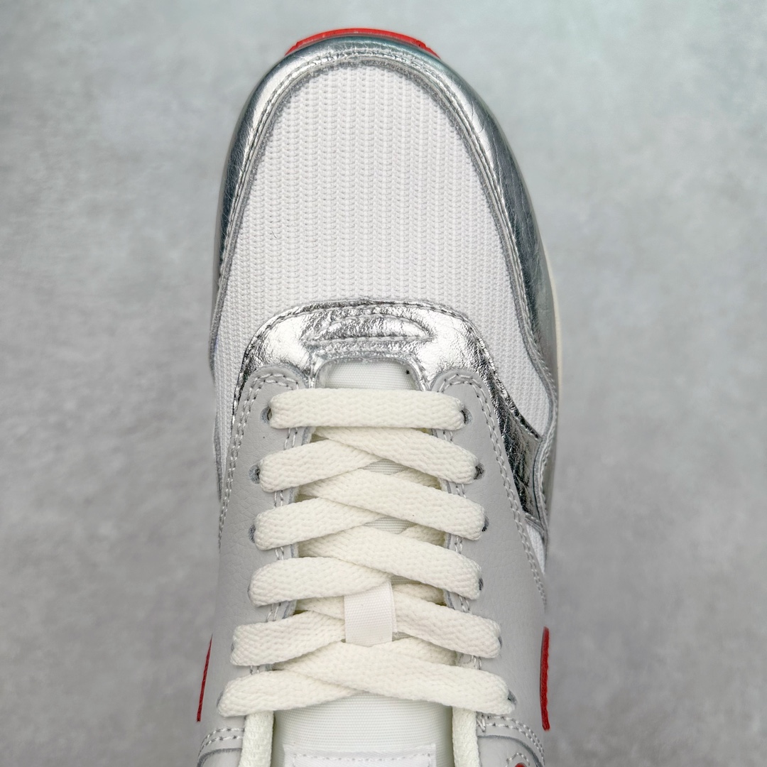 图片[4]-NK Air Max 1 初代复古气垫慢跑鞋 HJ4497-400 由Tinker Hatfeld和Mark Parker在1987年设计 灵感来自于巴黎蓬皮杜中心 在参观了蓬皮杜中心之后提出了Air Max的标志性开窗可视气垫的理念 并将其实际开发成功 是NK史上第一双可视气垫跑鞋 凭借着Air Max气垫带来的舒适脚感和鞋面面料上的不断精进才使得Air Max 1在现如今都是复古慢跑鞋的首选 深厚的历史渊源 独特的流线形设计 极为复古的外观使得它深受鞋迷的喜爱 尺码：36 36.5 37.5 38 38.5 39 40 40.5 41 42 42.5 43 44 44.5 45-选品中心