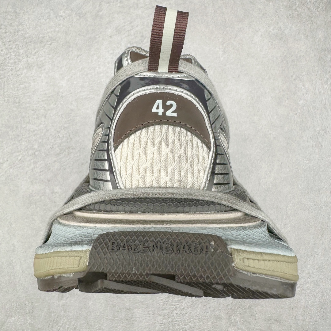 图片[8]-＃纯原 BALENCIAGA 3XL Sneakers 巴黎世家十代网布系带低帮走秀复古老爹鞋 全套原纸板楦头开发 最原汁原味的灵魂版型 全鞋荧光划线卡点 胶水把控整洁度追求极致完美 每一双都是工艺品 多重QC质检 超越公司货的品控标准 实实在在的免检产品 原盒原配 正确字体电绣 粗细、位置、大小正确 侧边TPU 透气孔匹配意产原版 正确分离大底 TPU软底 原版一致大底LOGO 立体感十足 原厂皮料水洗做旧 采购原厂网纱 不含皮革 网布材料和聚氨酯 磨损效果 鞋头边缘和后帮 Balenciaga 徽标 鞋面和后跟凸印尺码 鞋舌 3XL 橡胶品牌标识和反光细节 鞋帮拉袢和鞋舌拉祥 配反光细节 备用鞋带在鞋履前侧 可在穿着前取下 便于不同造型搭配 偏大一码 尺码：35 36 37 38 39 40 41 42 43 44 45 46-选品中心
