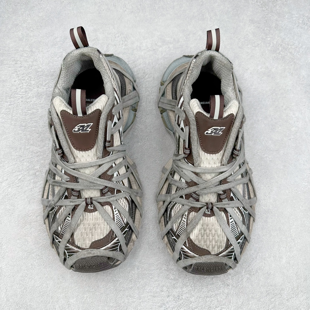 图片[2]-＃纯原 BALENCIAGA 3XL Sneakers 巴黎世家十代网布系带低帮走秀复古老爹鞋 全套原纸板楦头开发 最原汁原味的灵魂版型 全鞋荧光划线卡点 胶水把控整洁度追求极致完美 每一双都是工艺品 多重QC质检 超越公司货的品控标准 实实在在的免检产品 原盒原配 正确字体电绣 粗细、位置、大小正确 侧边TPU 透气孔匹配意产原版 正确分离大底 TPU软底 原版一致大底LOGO 立体感十足 原厂皮料水洗做旧 采购原厂网纱 不含皮革 网布材料和聚氨酯 磨损效果 鞋头边缘和后帮 Balenciaga 徽标 鞋面和后跟凸印尺码 鞋舌 3XL 橡胶品牌标识和反光细节 鞋帮拉袢和鞋舌拉祥 配反光细节 备用鞋带在鞋履前侧 可在穿着前取下 便于不同造型搭配 偏大一码 尺码：35 36 37 38 39 40 41 42 43 44 45 46-选品中心