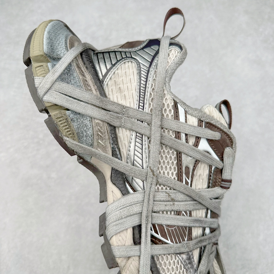 图片[6]-＃纯原 BALENCIAGA 3XL Sneakers 巴黎世家十代网布系带低帮走秀复古老爹鞋 全套原纸板楦头开发 最原汁原味的灵魂版型 全鞋荧光划线卡点 胶水把控整洁度追求极致完美 每一双都是工艺品 多重QC质检 超越公司货的品控标准 实实在在的免检产品 原盒原配 正确字体电绣 粗细、位置、大小正确 侧边TPU 透气孔匹配意产原版 正确分离大底 TPU软底 原版一致大底LOGO 立体感十足 原厂皮料水洗做旧 采购原厂网纱 不含皮革 网布材料和聚氨酯 磨损效果 鞋头边缘和后帮 Balenciaga 徽标 鞋面和后跟凸印尺码 鞋舌 3XL 橡胶品牌标识和反光细节 鞋帮拉袢和鞋舌拉祥 配反光细节 备用鞋带在鞋履前侧 可在穿着前取下 便于不同造型搭配 偏大一码 尺码：35 36 37 38 39 40 41 42 43 44 45 46-选品中心
