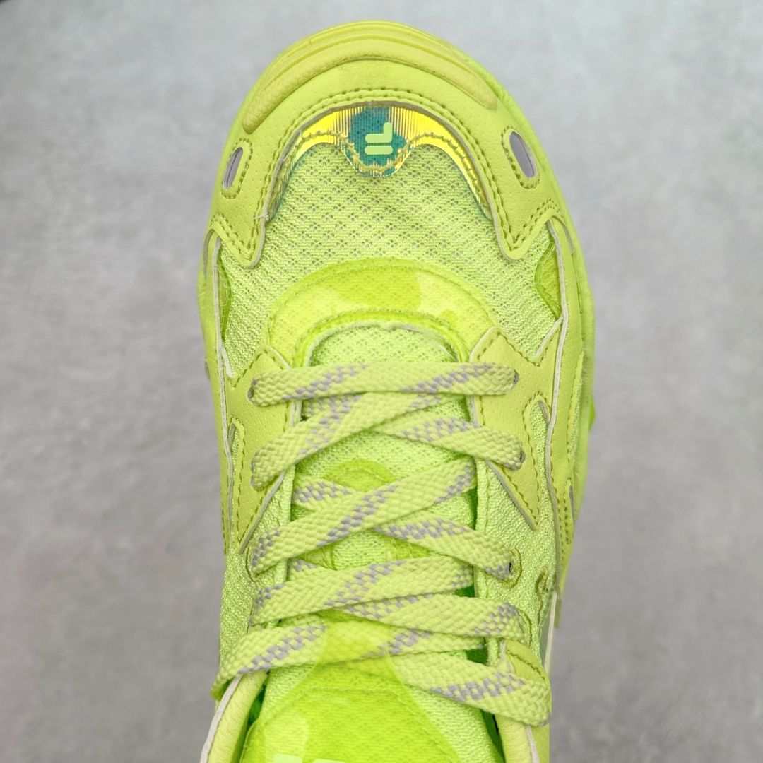 图片[4]-斐乐Fila Fusion Bianco 硬糖系列老爹风增高厚底复古中性休闲运动慢跑鞋 FILA FUSION正式推出全新BIANCO硬糖鞋，该鞋款灵感来自于阿尔卑斯山最高峰Moute Bianco的灵感，同时全掌搭载TECNO-PIUMAX轻能发泡科技，鞋面上穿插了层次丰富的设计，更增添酷炫感。大底采用山峦起伏的设计理念，整个夏天，带你感受来自阿尔卑斯雪山的凉爽。BIANCO硬糖鞋是FILA FUSION为女性打造的全新专属鞋款，BIANCO在意大利语中意为白色，BIANCO鞋底上的棱形结构意为雪山上晶莹剔透的水晶，又好像一颗颗甜美的硬糖，代表着外表绚丽、内心坚定，拥有自己主张的女性主义。让每个穿上的女生都能做最亮的高冷百变女王，可甜可飒，夏日炎炎，有硬糖更甜！尺码：35.5 36 36.5 37.5 38 38.5 39 40-选品中心