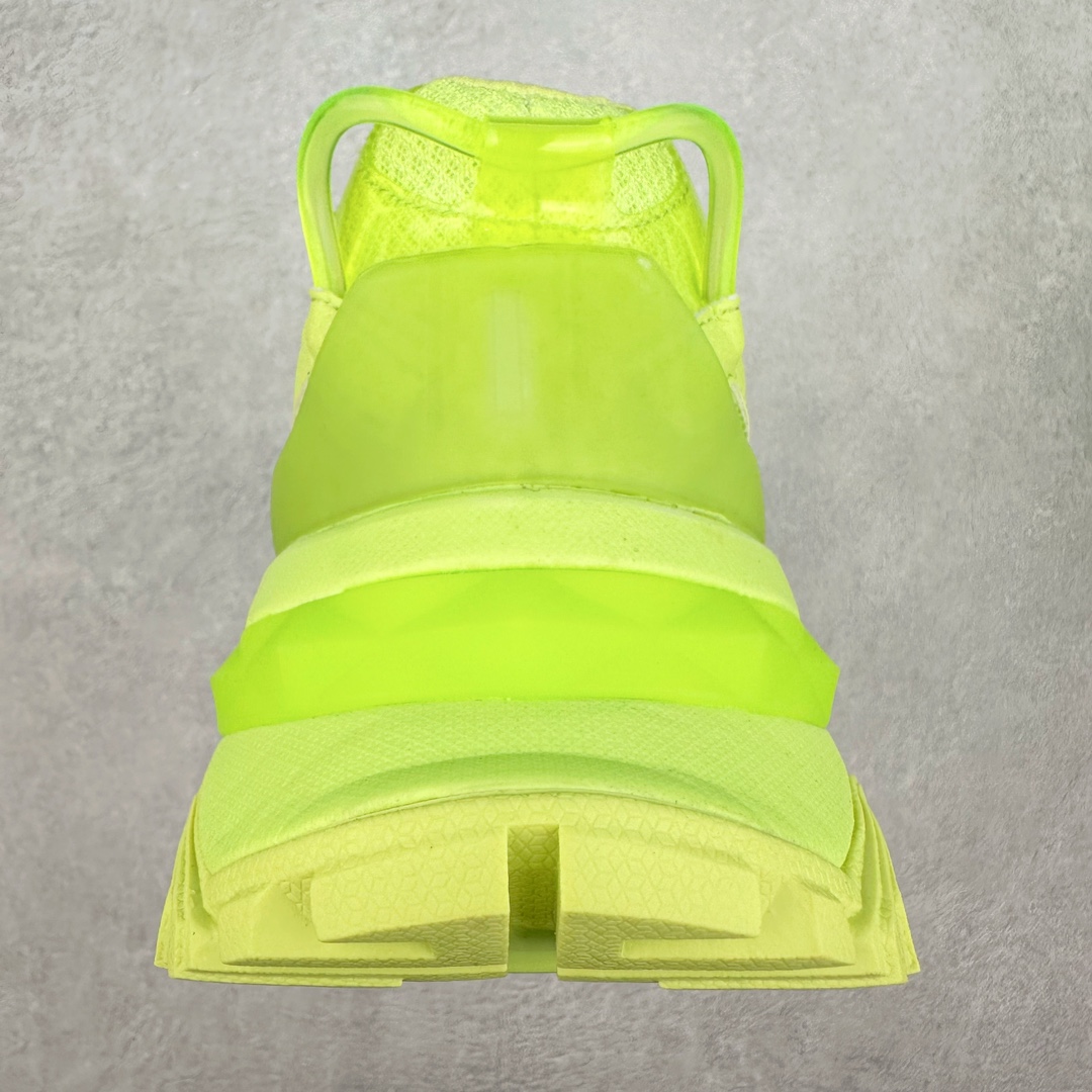 图片[8]-斐乐Fila Fusion Bianco 硬糖系列老爹风增高厚底复古中性休闲运动慢跑鞋 FILA FUSION正式推出全新BIANCO硬糖鞋，该鞋款灵感来自于阿尔卑斯山最高峰Moute Bianco的灵感，同时全掌搭载TECNO-PIUMAX轻能发泡科技，鞋面上穿插了层次丰富的设计，更增添酷炫感。大底采用山峦起伏的设计理念，整个夏天，带你感受来自阿尔卑斯雪山的凉爽。BIANCO硬糖鞋是FILA FUSION为女性打造的全新专属鞋款，BIANCO在意大利语中意为白色，BIANCO鞋底上的棱形结构意为雪山上晶莹剔透的水晶，又好像一颗颗甜美的硬糖，代表着外表绚丽、内心坚定，拥有自己主张的女性主义。让每个穿上的女生都能做最亮的高冷百变女王，可甜可飒，夏日炎炎，有硬糖更甜！尺码：35.5 36 36.5 37.5 38 38.5 39 40-选品中心