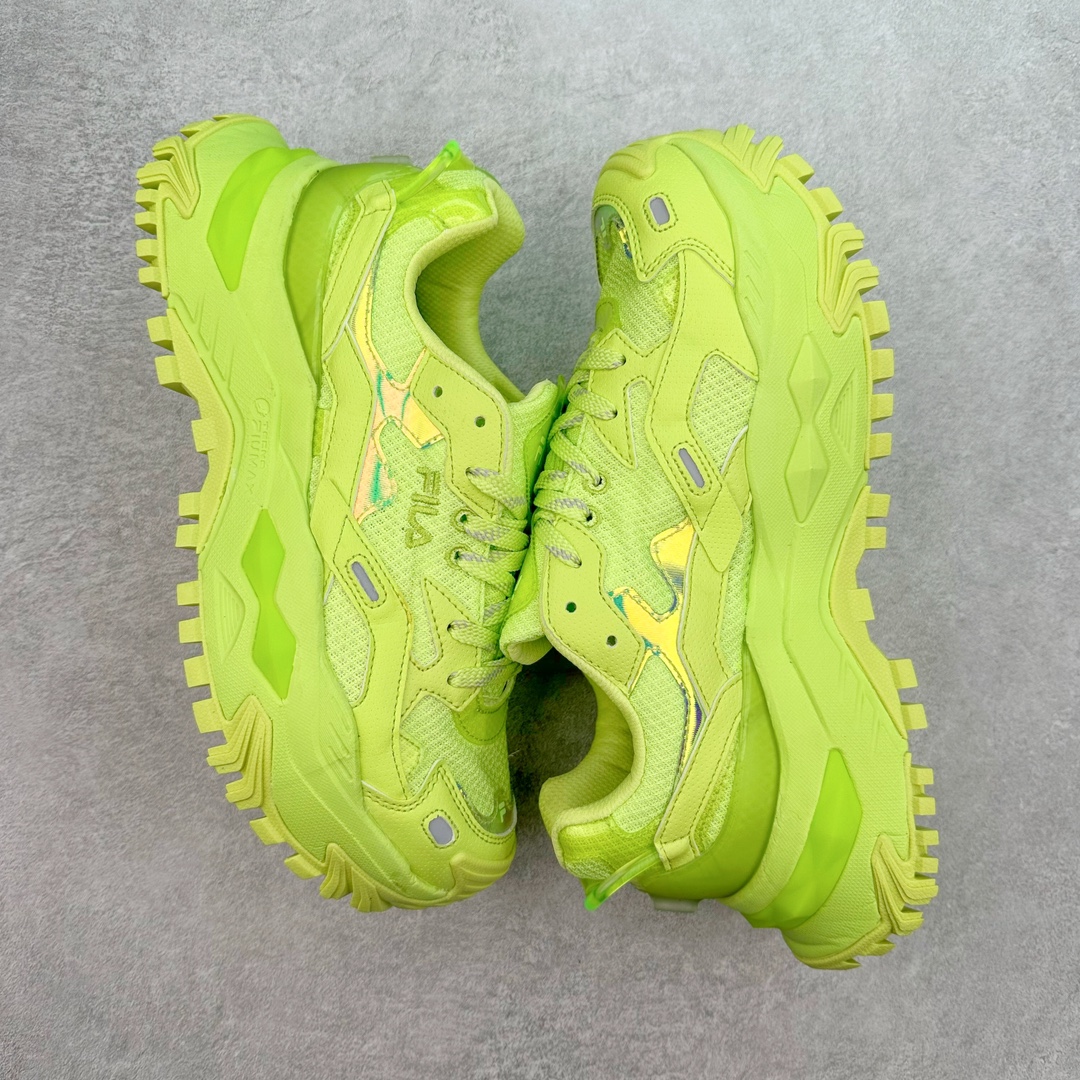 图片[3]-斐乐Fila Fusion Bianco 硬糖系列老爹风增高厚底复古中性休闲运动慢跑鞋 FILA FUSION正式推出全新BIANCO硬糖鞋，该鞋款灵感来自于阿尔卑斯山最高峰Moute Bianco的灵感，同时全掌搭载TECNO-PIUMAX轻能发泡科技，鞋面上穿插了层次丰富的设计，更增添酷炫感。大底采用山峦起伏的设计理念，整个夏天，带你感受来自阿尔卑斯雪山的凉爽。BIANCO硬糖鞋是FILA FUSION为女性打造的全新专属鞋款，BIANCO在意大利语中意为白色，BIANCO鞋底上的棱形结构意为雪山上晶莹剔透的水晶，又好像一颗颗甜美的硬糖，代表着外表绚丽、内心坚定，拥有自己主张的女性主义。让每个穿上的女生都能做最亮的高冷百变女王，可甜可飒，夏日炎炎，有硬糖更甜！尺码：35.5 36 36.5 37.5 38 38.5 39 40-选品中心