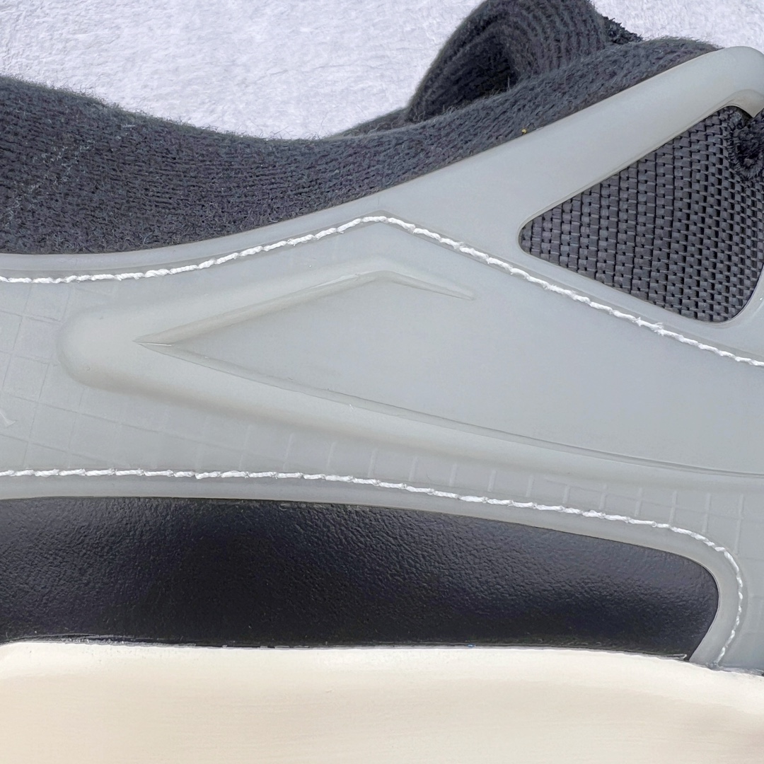 图片[17]-＃KZ纯原 Air Jordan AJ4 RM 重制版低帮复古篮球鞋 黑白 FQ7939-006 亲自操刀耗时半年巨作 全套原纸板楦头开发 确保原汁原味 完美呈现版型 一比一鞋头弧度高度鞋身弧度 原厂TPU 正确内里网布 菱角分明不变形无多余毛边 柔软性质感一致于原鞋 原厂织唛标 原厂飞人电绣工艺 尾指中部跳三针 独家绑鞋带手法 印刷中底布 四线拉帮 米色美纹纸贴合固定 进口港宝加持 后跟自然饱满 全鞋荧光划线卡点 追求极致完美 每一双都是工艺品 多重QC质检 超越公司货的品控标准 实实在在的免检产品 采用了低帮的设计 并保留了众多AJ4的经典元素 鞋身以皮革、麂皮材质拼接打造 AJ4经典的TPU材质延伸至后跟 增强鞋款稳定性 而鞋身侧面的网格设计则被取消 尾部的NIKE AIR标志也得到保留 并同时带有飞人logo 中底部分同样搭载了可视AIR气垫 鞋底采用米白色中底和外底呈现 为整个设计收尾 尺码：36 36.5 37.5 38 38.5 39 40 40.5 41 42 42.5 43 44 44.5 45 46 47.5-选品中心