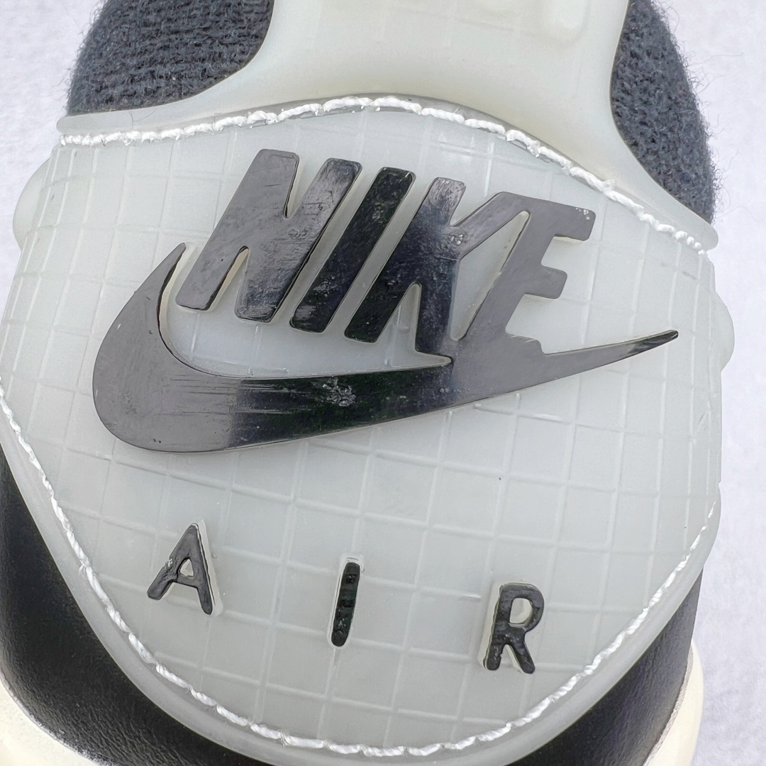 图片[15]-＃KZ纯原 Air Jordan AJ4 RM 重制版低帮复古篮球鞋 黑白 FQ7939-006 亲自操刀耗时半年巨作 全套原纸板楦头开发 确保原汁原味 完美呈现版型 一比一鞋头弧度高度鞋身弧度 原厂TPU 正确内里网布 菱角分明不变形无多余毛边 柔软性质感一致于原鞋 原厂织唛标 原厂飞人电绣工艺 尾指中部跳三针 独家绑鞋带手法 印刷中底布 四线拉帮 米色美纹纸贴合固定 进口港宝加持 后跟自然饱满 全鞋荧光划线卡点 追求极致完美 每一双都是工艺品 多重QC质检 超越公司货的品控标准 实实在在的免检产品 采用了低帮的设计 并保留了众多AJ4的经典元素 鞋身以皮革、麂皮材质拼接打造 AJ4经典的TPU材质延伸至后跟 增强鞋款稳定性 而鞋身侧面的网格设计则被取消 尾部的NIKE AIR标志也得到保留 并同时带有飞人logo 中底部分同样搭载了可视AIR气垫 鞋底采用米白色中底和外底呈现 为整个设计收尾 尺码：36 36.5 37.5 38 38.5 39 40 40.5 41 42 42.5 43 44 44.5 45 46 47.5-选品中心