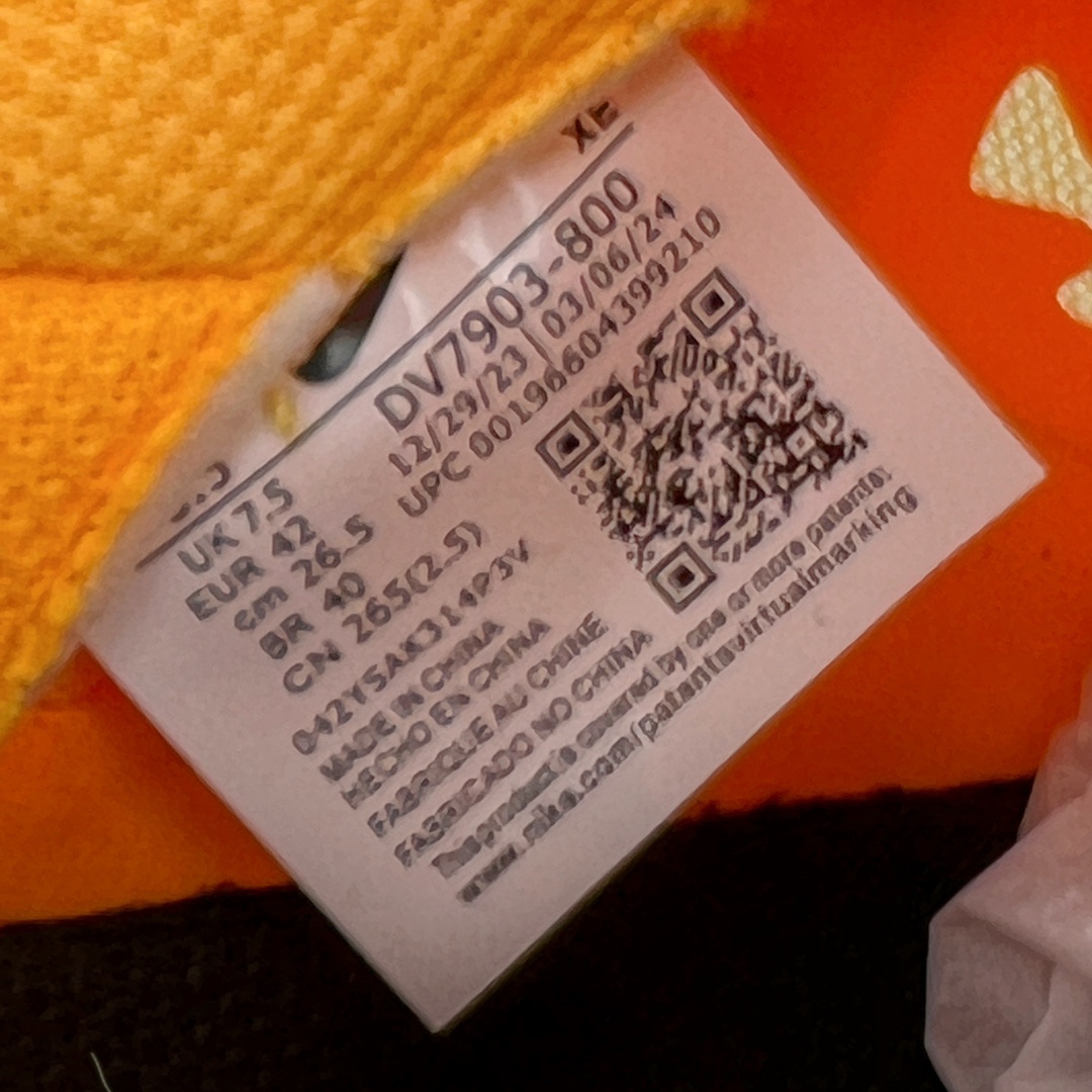 图片[12]-＃AW纯原 NK ACG Mountain Fly 2 SE 复古潮流户外登山鞋防水慢跑鞋 DV7903-800 全新来袭 该款沿袭前代高帮版型的设计传统 轻盈鞋面结合灵巧的脚踝包裹设计 为双足打造出一体化的舒适脚感 助力轻松畅行 中底融入柔软的React泡棉与Vaporfiy 科技 让你在岩石小径徒步时也像行走在都市般轻松舒适 粘性橡胶大底铸就了攀岩级别的出众抓地力 助你从容面对各种环境挑战 尺码：36 36.5 37.5 38 38.5 39 40 40.5 41 42 42.5 43 44 44.5 45 46-选品中心