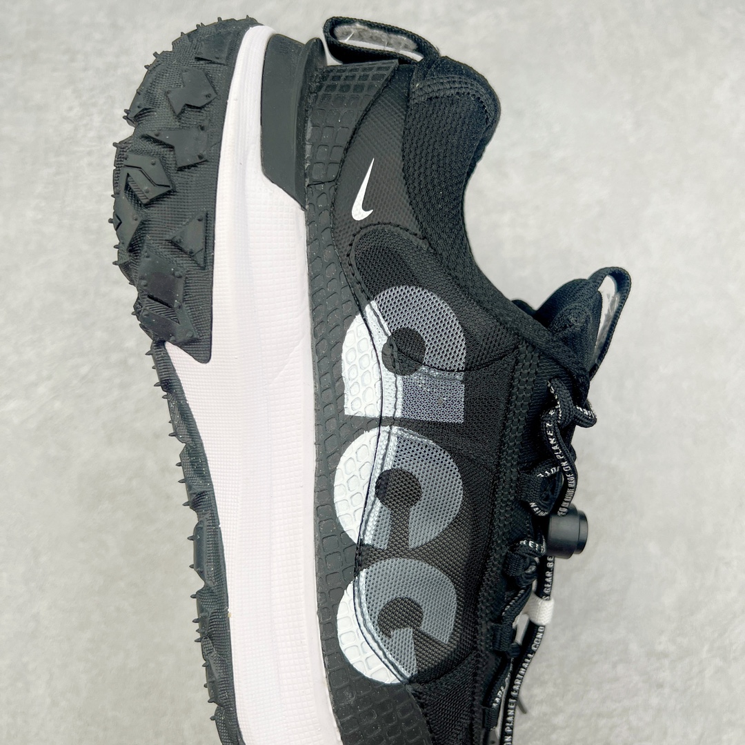 图片[7]-＃AW纯原 NK ACG Mountain Fly 2 SE 复古潮流户外登山鞋防水慢跑鞋 DV7903-100 全新来袭 该款沿袭前代高帮版型的设计传统 轻盈鞋面结合灵巧的脚踝包裹设计 为双足打造出一体化的舒适脚感 助力轻松畅行 中底融入柔软的React泡棉与Vaporfiy 科技 让你在岩石小径徒步时也像行走在都市般轻松舒适 粘性橡胶大底铸就了攀岩级别的出众抓地力 助你从容面对各种环境挑战 尺码：36 36.5 37.5 38 38.5 39 40 40.5 41 42 42.5 43 44 44.5 45 46-选品中心