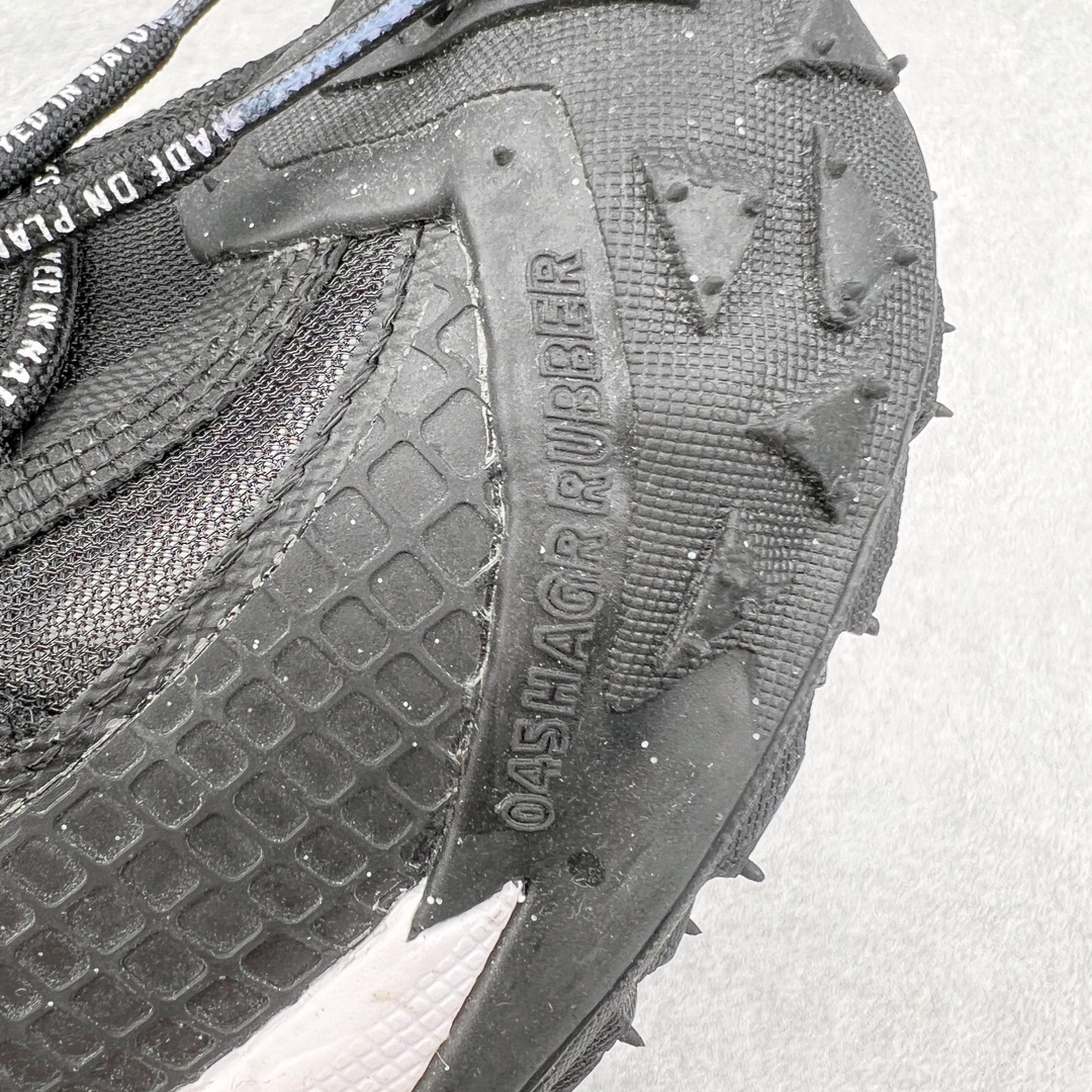 图片[16]-＃AW纯原 NK ACG Mountain Fly 2 SE 复古潮流户外登山鞋防水慢跑鞋 DV7903-100 全新来袭 该款沿袭前代高帮版型的设计传统 轻盈鞋面结合灵巧的脚踝包裹设计 为双足打造出一体化的舒适脚感 助力轻松畅行 中底融入柔软的React泡棉与Vaporfiy 科技 让你在岩石小径徒步时也像行走在都市般轻松舒适 粘性橡胶大底铸就了攀岩级别的出众抓地力 助你从容面对各种环境挑战 尺码：36 36.5 37.5 38 38.5 39 40 40.5 41 42 42.5 43 44 44.5 45 46-选品中心