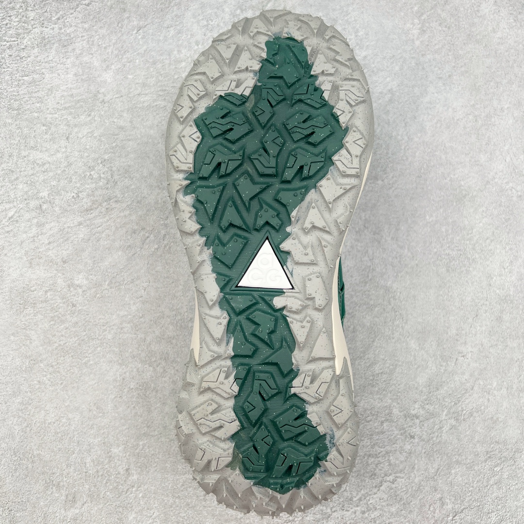 图片[9]-＃AW纯原 NK ACG Mountain Fly 2 SE 复古潮流户外登山鞋防水慢跑鞋 DV7903-300 全新来袭 该款沿袭前代高帮版型的设计传统 轻盈鞋面结合灵巧的脚踝包裹设计 为双足打造出一体化的舒适脚感 助力轻松畅行 中底融入柔软的React泡棉与Vaporfiy 科技 让你在岩石小径徒步时也像行走在都市般轻松舒适 粘性橡胶大底铸就了攀岩级别的出众抓地力 助你从容面对各种环境挑战 尺码：36 36.5 37.5 38 38.5 39 40 40.5 41 42 42.5 43 44 44.5 45 46-选品中心