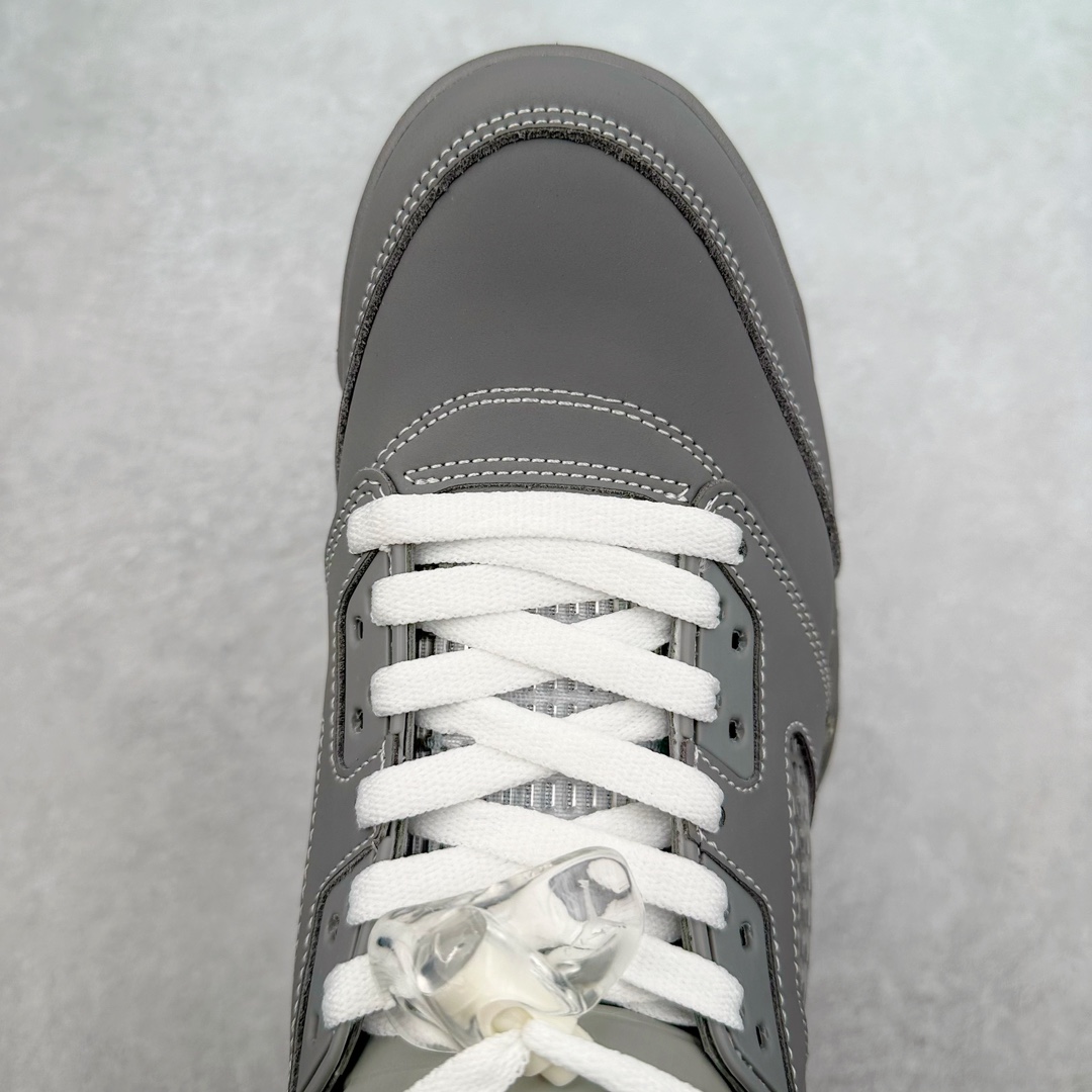 图片[4]-＃NC版 Air Jordan AJ5 Retro 狼灰 136027-005 外贸订单 全套原纸板楦头开发 确保原汁原味 完美呈现五代版型 定制优质皮料 完美鞋型匹配公司货 正确TPU鞋舌锁扣 最新原厂底模 大底卡色咬花完美 鞋柜必备鞋款 终端现货供应 尺码：40 40.5 41 42 42.5 43 44 44.5 45 46 47.5-选品中心