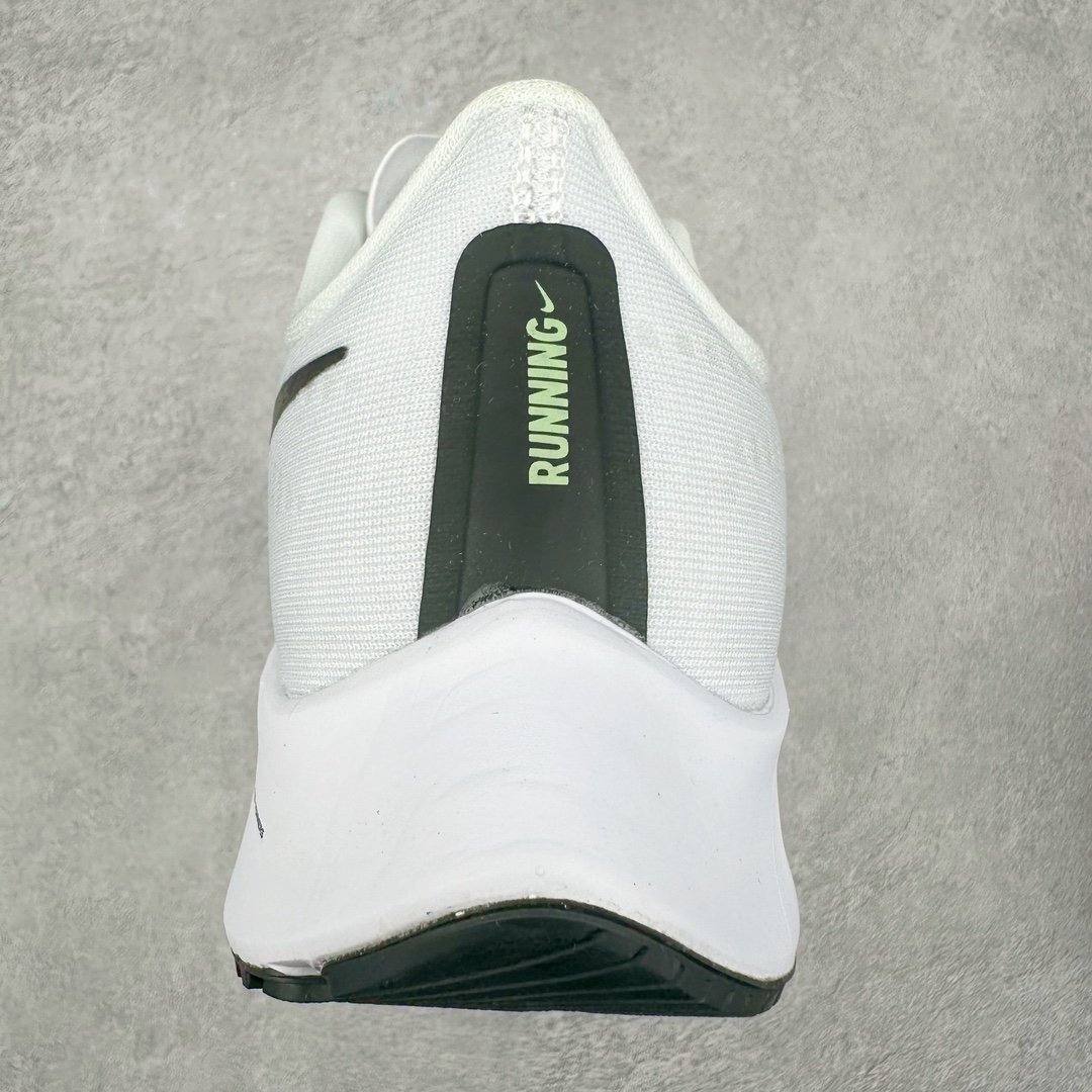 图片[8]-＃国庆福利 NK Zoom Pegasus 飞马马拉松系列网面透气缓震疾速跑鞋 九针眼网纱透气缓震疾速跑鞋 焕新升级 助力攻克湿滑的跑步征程 外底设计结合凹槽 铸就非凡抓地力 粘性橡胶助力提供非凡抓地力 合成材质与织物包覆双足 营造如袜子般透气舒适的穿着体验 传统鞋带系统易于调节 塑就个性化贴合体验 尺码：36 36.5 37.5 38 38.5 39 40 40.5 41 42 42.5 43 44 44.5 45-选品中心