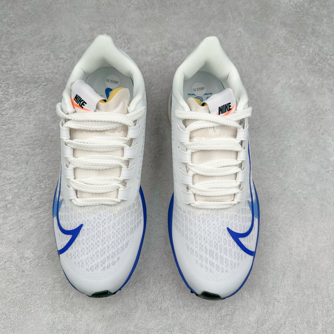 图片[2]-＃国庆福利 NK Zoom Pegasus 飞马马拉松系列网面透气缓震疾速跑鞋 九针眼网纱透气缓震疾速跑鞋 焕新升级 助力攻克湿滑的跑步征程 外底设计结合凹槽 铸就非凡抓地力 粘性橡胶助力提供非凡抓地力 合成材质与织物包覆双足 营造如袜子般透气舒适的穿着体验 传统鞋带系统易于调节 塑就个性化贴合体验 尺码：36 36.5 37.5 38 38.5 39 40 40.5 41 42 42.5 43 44 44.5 45-选品中心