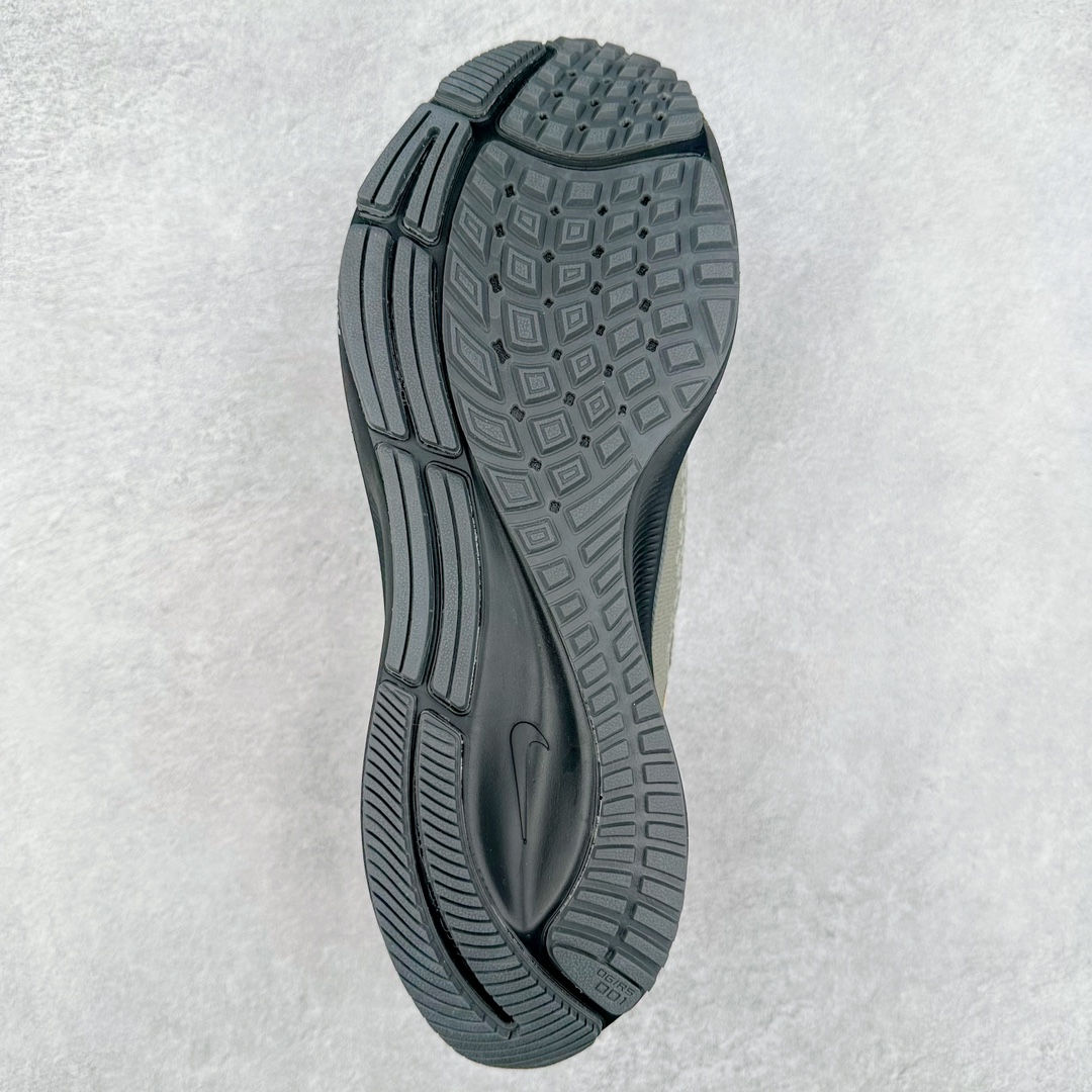 图片[9]-＃国庆福利 NK Zoom Pegasus 飞马马拉松系列网面透气缓震疾速跑鞋 九针眼网纱透气缓震疾速跑鞋 焕新升级 助力攻克湿滑的跑步征程 外底设计结合凹槽 铸就非凡抓地力 粘性橡胶助力提供非凡抓地力 合成材质与织物包覆双足 营造如袜子般透气舒适的穿着体验 传统鞋带系统易于调节 塑就个性化贴合体验 尺码：36 36.5 37.5 38 38.5 39 40 40.5 41 42 42.5 43 44 44.5 45-选品中心