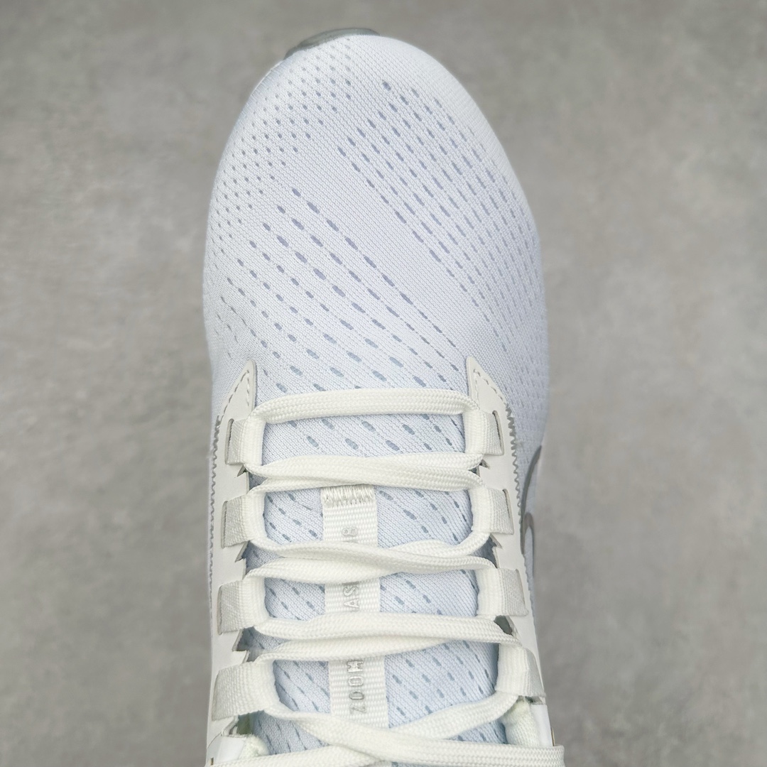 图片[4]-＃国庆福利 NK Zoom Pegasus 飞马马拉松系列网面透气缓震疾速跑鞋 九针眼网纱透气缓震疾速跑鞋 焕新升级 助力攻克湿滑的跑步征程 外底设计结合凹槽 铸就非凡抓地力 粘性橡胶助力提供非凡抓地力 合成材质与织物包覆双足 营造如袜子般透气舒适的穿着体验 传统鞋带系统易于调节 塑就个性化贴合体验 尺码：36 36.5 37.5 38 38.5 39 40 40.5 41 42 42.5 43 44 44.5 45-选品中心