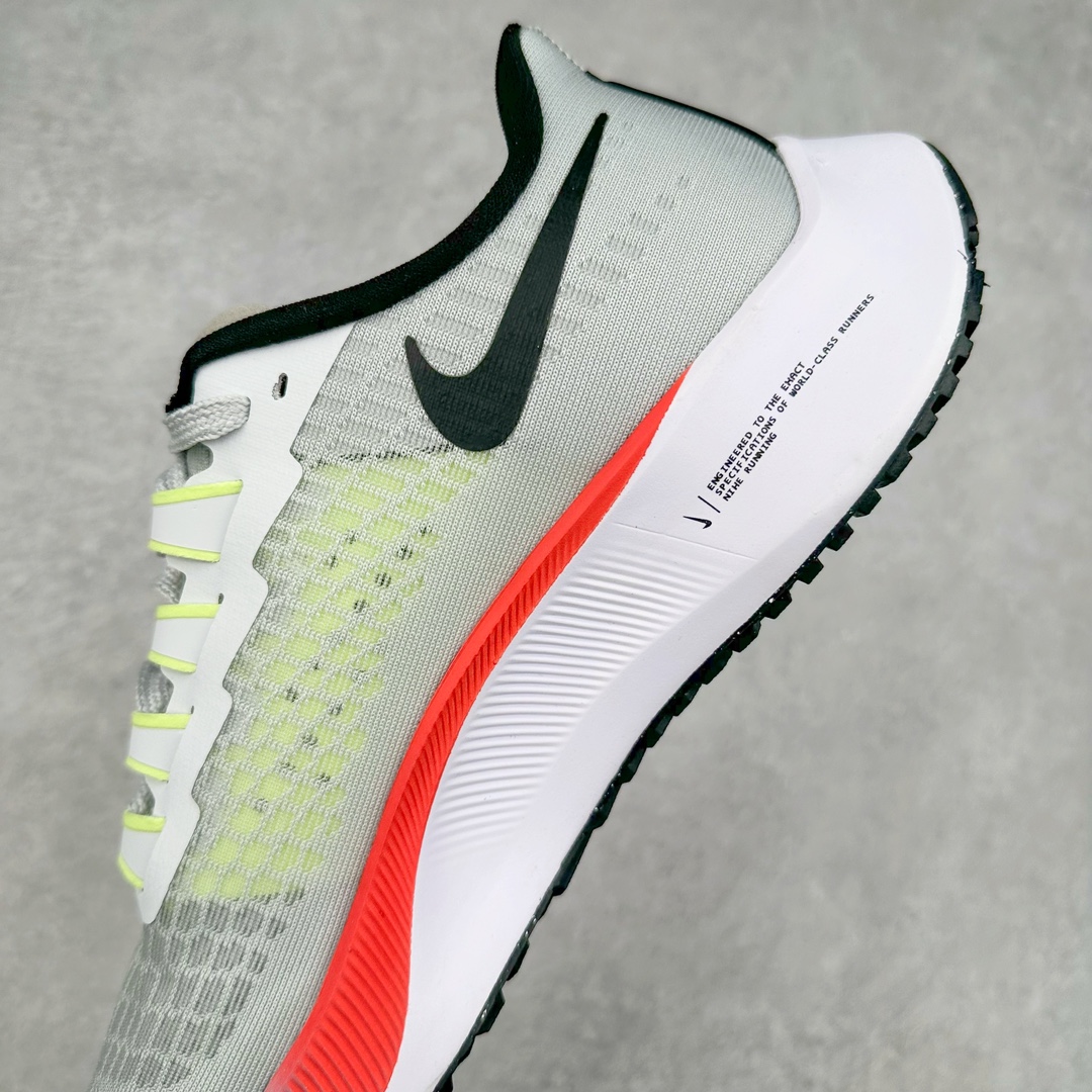 图片[7]-＃国庆福利 NK Zoom Pegasus 飞马马拉松系列网面透气缓震疾速跑鞋 九针眼网纱透气缓震疾速跑鞋 焕新升级 助力攻克湿滑的跑步征程 外底设计结合凹槽 铸就非凡抓地力 粘性橡胶助力提供非凡抓地力 合成材质与织物包覆双足 营造如袜子般透气舒适的穿着体验 传统鞋带系统易于调节 塑就个性化贴合体验 尺码：36 36.5 37.5 38 38.5 39 40 40.5 41 42 42.5 43 44 44.5 45-选品中心