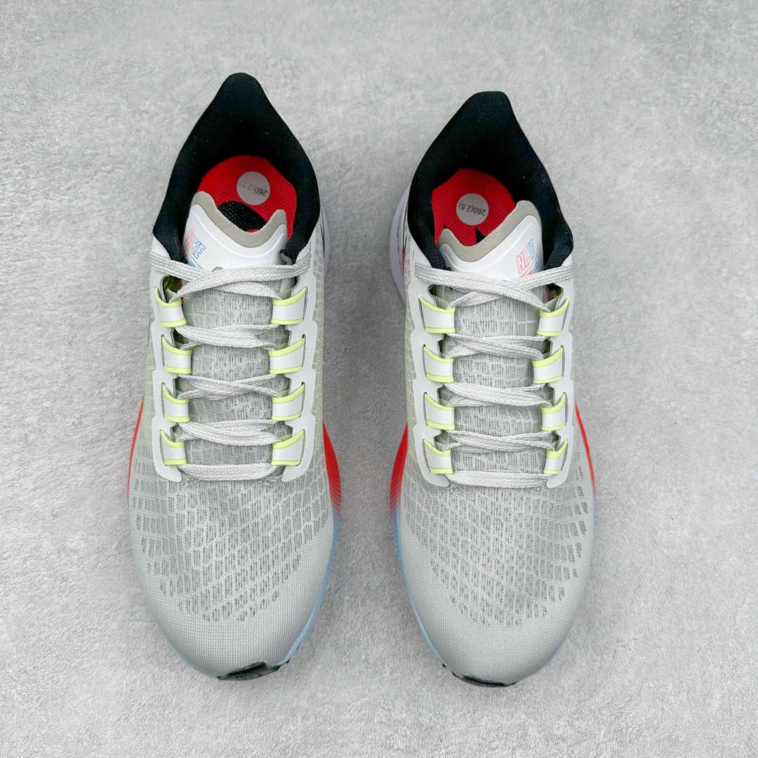 图片[2]-＃国庆福利 NK Zoom Pegasus 飞马马拉松系列网面透气缓震疾速跑鞋 九针眼网纱透气缓震疾速跑鞋 焕新升级 助力攻克湿滑的跑步征程 外底设计结合凹槽 铸就非凡抓地力 粘性橡胶助力提供非凡抓地力 合成材质与织物包覆双足 营造如袜子般透气舒适的穿着体验 传统鞋带系统易于调节 塑就个性化贴合体验 尺码：36 36.5 37.5 38 38.5 39 40 40.5 41 42 42.5 43 44 44.5 45-选品中心