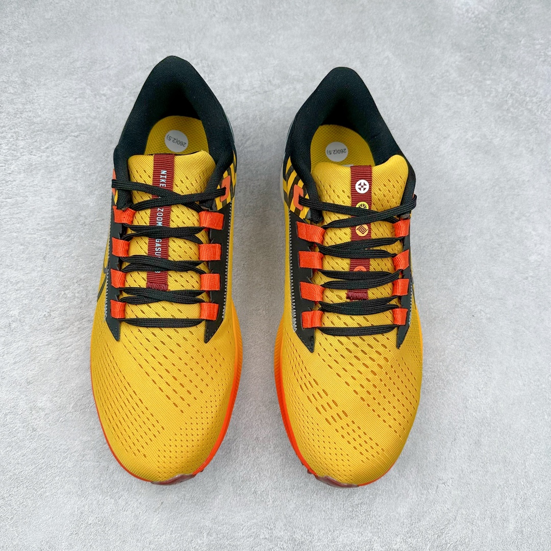 图片[2]-＃国庆福利 NK Zoom Pegasus 飞马马拉松系列网面透气缓震疾速跑鞋 九针眼网纱透气缓震疾速跑鞋 焕新升级 助力攻克湿滑的跑步征程 外底设计结合凹槽 铸就非凡抓地力 粘性橡胶助力提供非凡抓地力 合成材质与织物包覆双足 营造如袜子般透气舒适的穿着体验 传统鞋带系统易于调节 塑就个性化贴合体验 尺码：36 36.5 37.5 38 38.5 39 40 40.5 41 42 42.5 43 44 44.5 45-选品中心