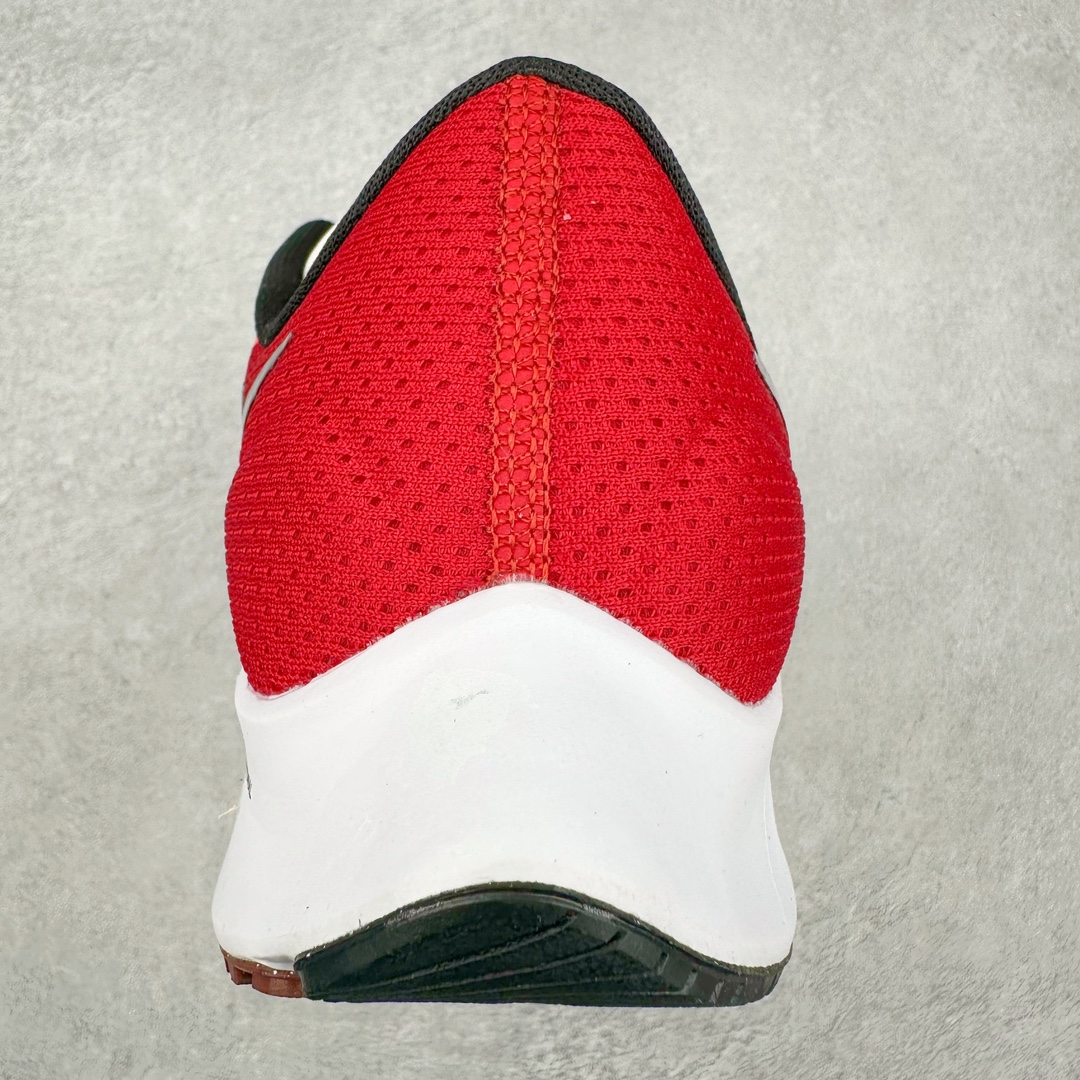 图片[8]-＃国庆福利 NK Zoom Pegasus 飞马马拉松系列网面透气缓震疾速跑鞋 九针眼网纱透气缓震疾速跑鞋 焕新升级 助力攻克湿滑的跑步征程 外底设计结合凹槽 铸就非凡抓地力 粘性橡胶助力提供非凡抓地力 合成材质与织物包覆双足 营造如袜子般透气舒适的穿着体验 传统鞋带系统易于调节 塑就个性化贴合体验 尺码：36 36.5 37.5 38 38.5 39 40 40.5 41 42 42.5 43 44 44.5 45-选品中心