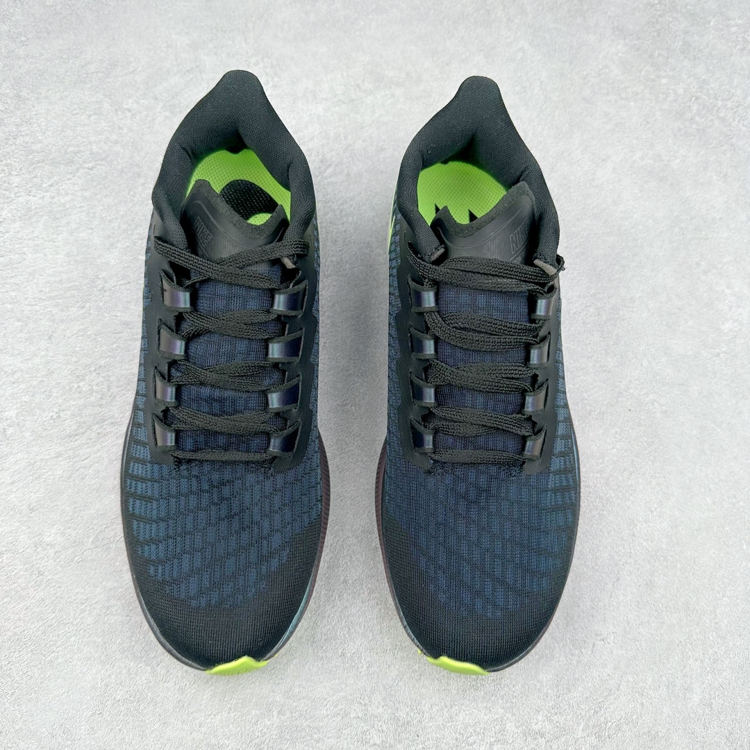 图片[2]-＃国庆福利 NK Zoom Pegasus 飞马马拉松系列网面透气缓震疾速跑鞋 九针眼网纱透气缓震疾速跑鞋 焕新升级 助力攻克湿滑的跑步征程 外底设计结合凹槽 铸就非凡抓地力 粘性橡胶助力提供非凡抓地力 合成材质与织物包覆双足 营造如袜子般透气舒适的穿着体验 传统鞋带系统易于调节 塑就个性化贴合体验 尺码：36 36.5 37.5 38 38.5 39 40 40.5 41 42 42.5 43 44 44.5 45-选品中心