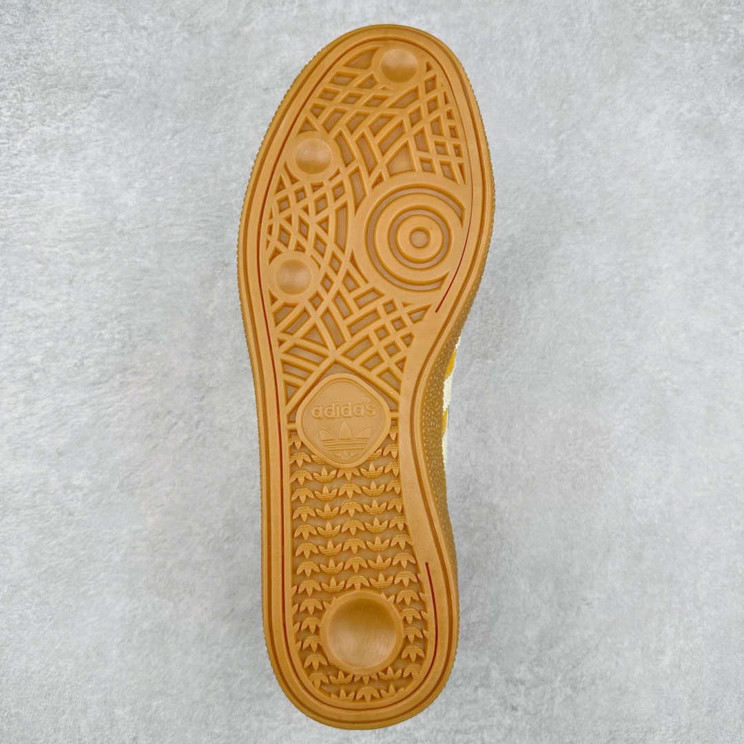 图片[9]-AD Originals Handball SPZL 手球运动员系列百搭休闲运动板鞋 IF7088 这款来自阿迪达斯的这款HANDBALL SPZL前身是一双手球运动鞋，这一次拿来复刻，所以鞋面的主要色彩选用了黑色， 鞋面外侧除了Spezial字母之外还有三叶草标志。Handball SPZL作为复古手球训练鞋与作为室内足球鞋的Samba有着异曲同工之处，但是质感更为出众的鞋身以及丰富的配色选择比起Samba来讲可以说是更胜一筹了！尺码：36 36⅔ 37⅓ 38 38⅔ 39⅓ 40 40⅔ 41⅓ 42 42⅔ 43⅓ 44 45-选品中心