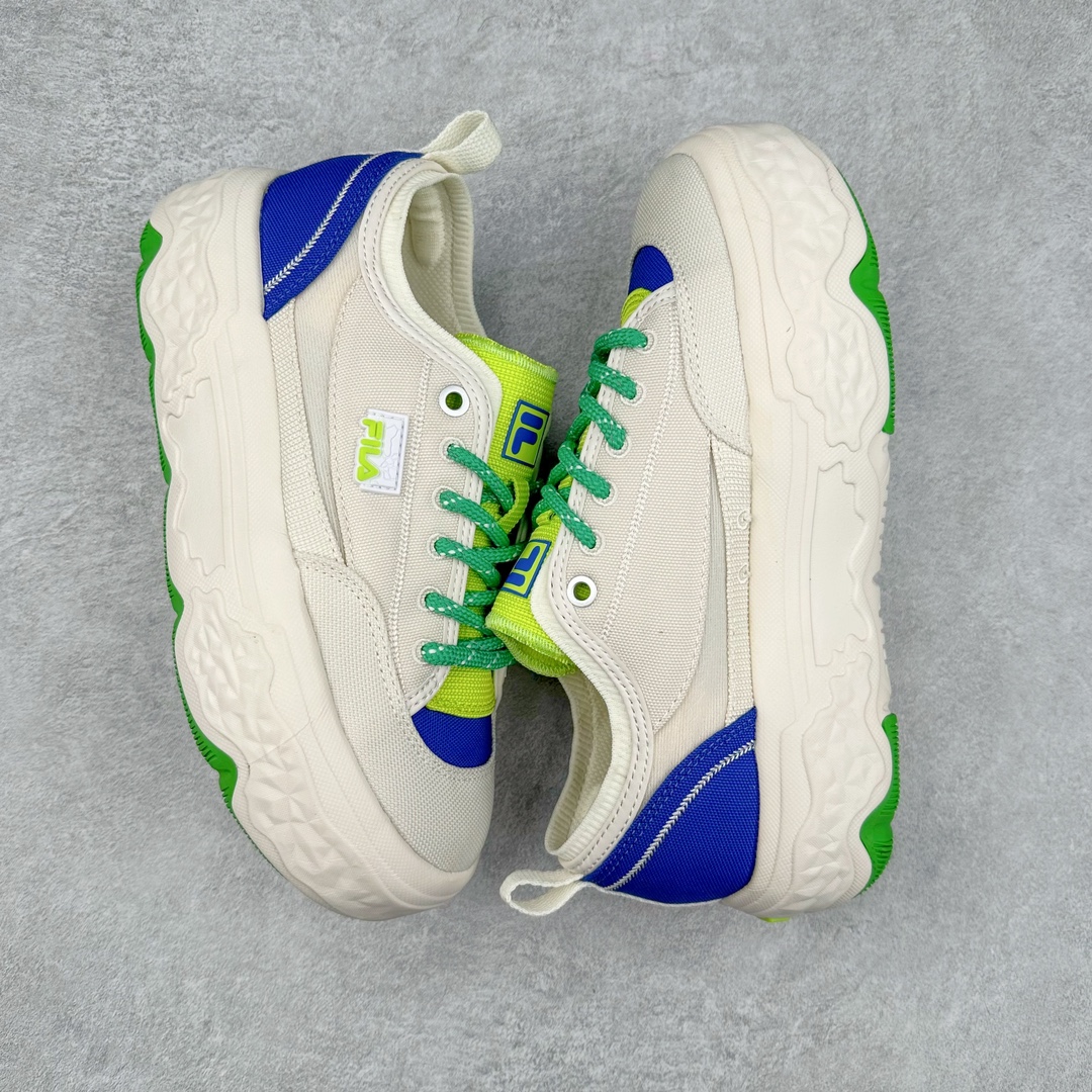 图片[3]-FILA ROCK 斐乐岩石鞋舒适百搭轻便耐磨透气减震低帮帆布鞋 FUSION 系列传承了 FILA 的百年基因，融入年轻运动及潮流文化，成为引领变革、创新突破的一代。以“1+N” 的跨界合作模式重现经典的同时创造经典。带来最出其不意的跨界合作惊喜。同时，FILAFUSION把FILA 的 DNA 融入到定制体验里，你可以随心制造厲于你的产品。FILA FUSION 的鞋家族涵盖了老爹鞋、跑步鞋、网球鞋、季节款。风格复古新潮，满足了时尚人士出行及各类运动的搭配需求，成为当下年轻人筷拥的鞋类品牌之一。FILA FUSION 走进年轻人的世界，通过年轻人运动，街舞，滑板，篮球，展现 FILA FUSION 的潮流态度和年轻文化。FILA FUSION 认为末来属于引领变革、创新突破的年轻一代，让我们一起构成 FILA 未来的蓝图吧！尺码：35.5 36 36.5 37.5 38 38.5 39 40 40.5 41 42 42.5 43 44 44.5 45 45.5-选品中心