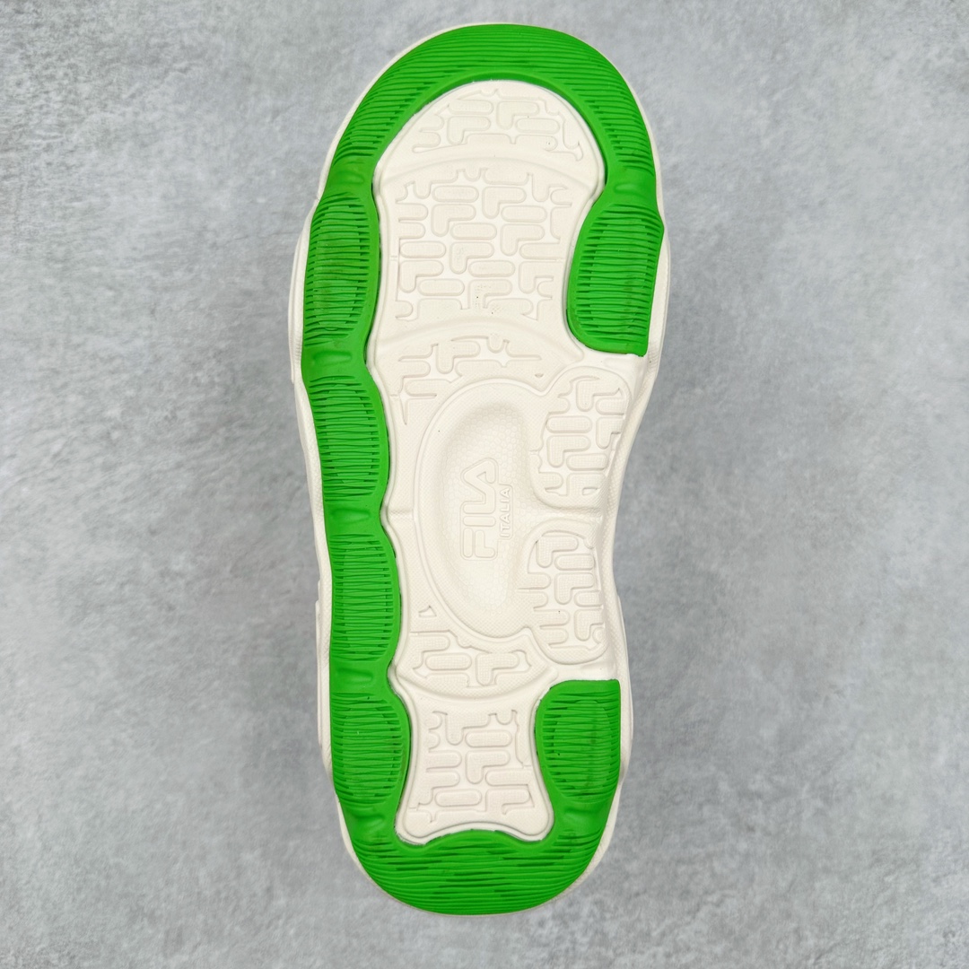 图片[9]-FILA ROCK 斐乐岩石鞋舒适百搭轻便耐磨透气减震低帮帆布鞋 FUSION 系列传承了 FILA 的百年基因，融入年轻运动及潮流文化，成为引领变革、创新突破的一代。以“1+N” 的跨界合作模式重现经典的同时创造经典。带来最出其不意的跨界合作惊喜。同时，FILAFUSION把FILA 的 DNA 融入到定制体验里，你可以随心制造厲于你的产品。FILA FUSION 的鞋家族涵盖了老爹鞋、跑步鞋、网球鞋、季节款。风格复古新潮，满足了时尚人士出行及各类运动的搭配需求，成为当下年轻人筷拥的鞋类品牌之一。FILA FUSION 走进年轻人的世界，通过年轻人运动，街舞，滑板，篮球，展现 FILA FUSION 的潮流态度和年轻文化。FILA FUSION 认为末来属于引领变革、创新突破的年轻一代，让我们一起构成 FILA 未来的蓝图吧！尺码：35.5 36 36.5 37.5 38 38.5 39 40 40.5 41 42 42.5 43 44 44.5 45 45.5-选品中心