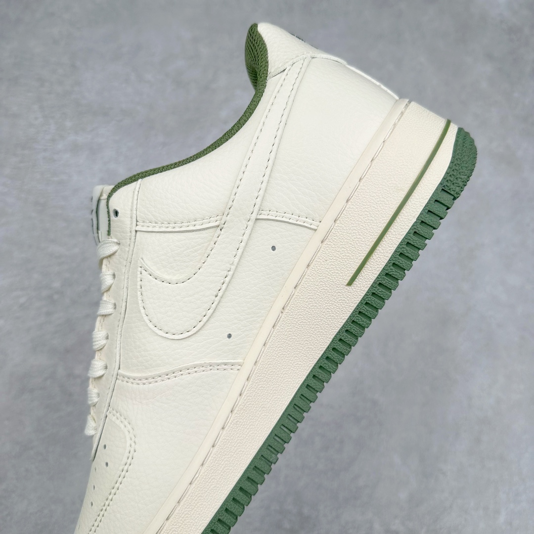 图片[7]-NK Air Force 1´07 Low 空军一号低帮百搭休闲运动板鞋 CW1888-111 柔软、弹性十足的缓震性能和出色的中底设计 横跨复古与现代的外型结合 造就出风靡全球 三十多年的Force 1 直到今天还深受青睐 尺码：36 36.5 37.5 38 38.5 39 40 40.5 41 42 42.5 43 44 44.5 45-选品中心