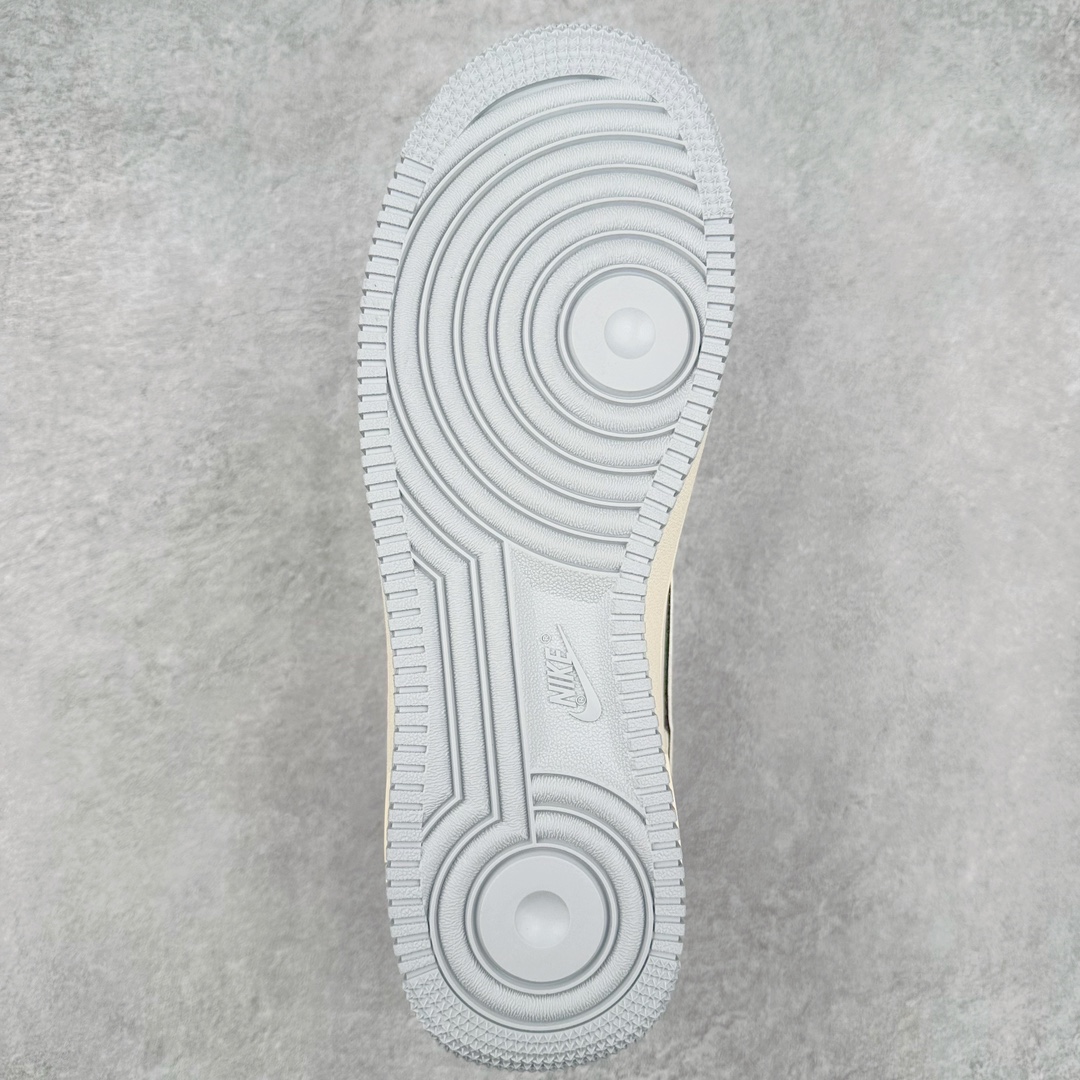 图片[9]-NK Air Force 1´07 Low 空军一号低帮百搭休闲运动板鞋 CW1888-111 柔软、弹性十足的缓震性能和出色的中底设计 横跨复古与现代的外型结合 造就出风靡全球 三十多年的Force 1 直到今天还深受青睐 尺码：36 36.5 37.5 38 38.5 39 40 40.5 41 42 42.5 43 44 44.5 45-选品中心